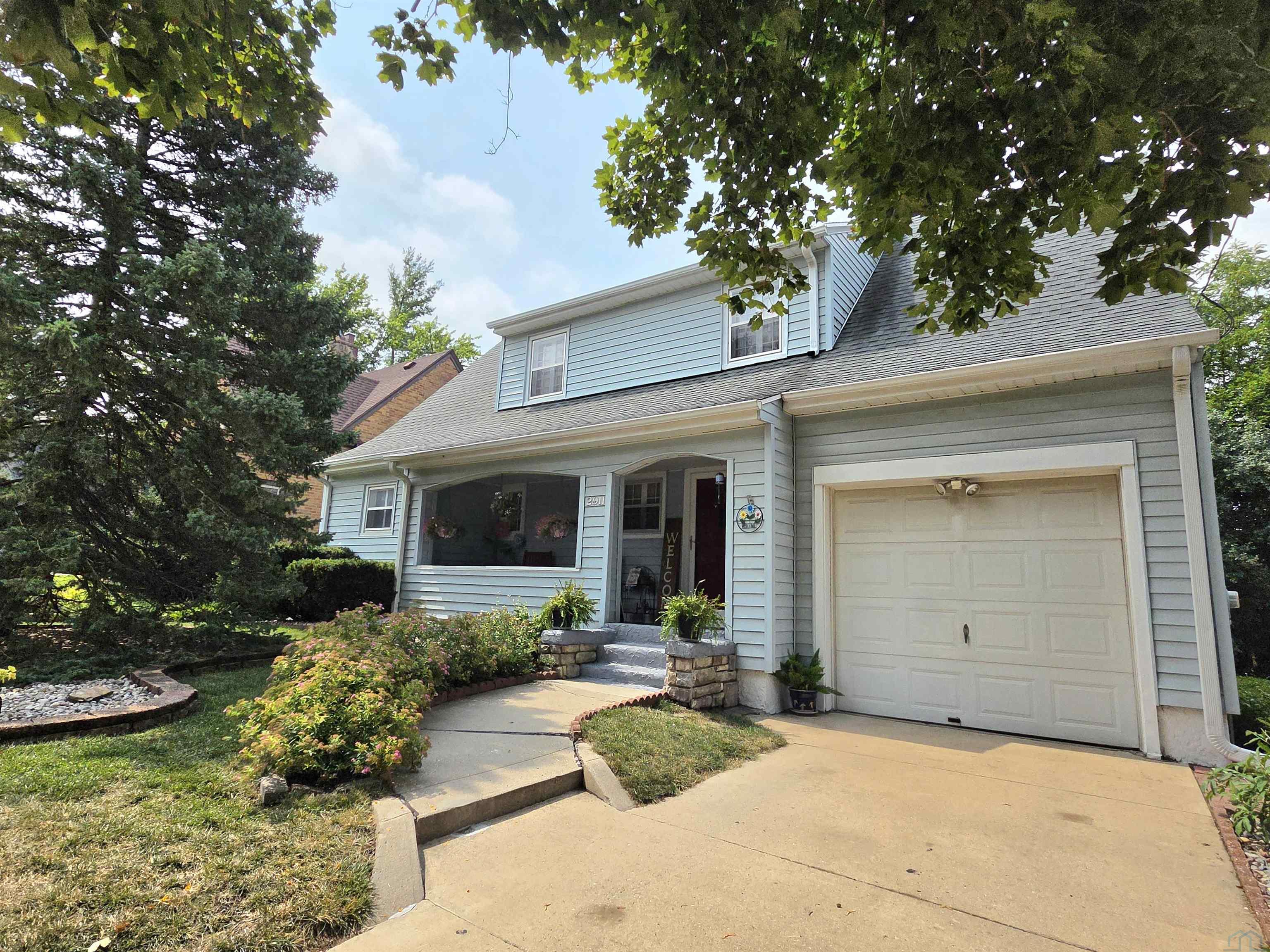 2911 Sunset Circle, Sioux City, IA 51104 