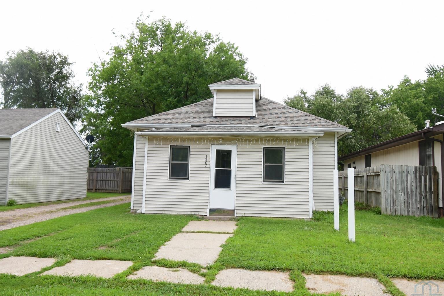 1807 3rd, South Sioux City, NE 68776 