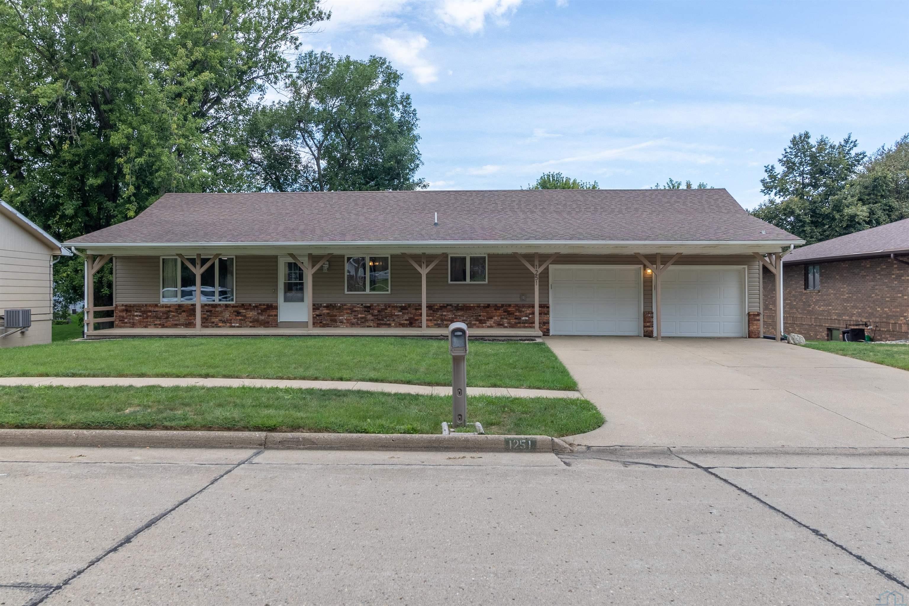 1251 Remer Dr, Le Mars, IA 51031 