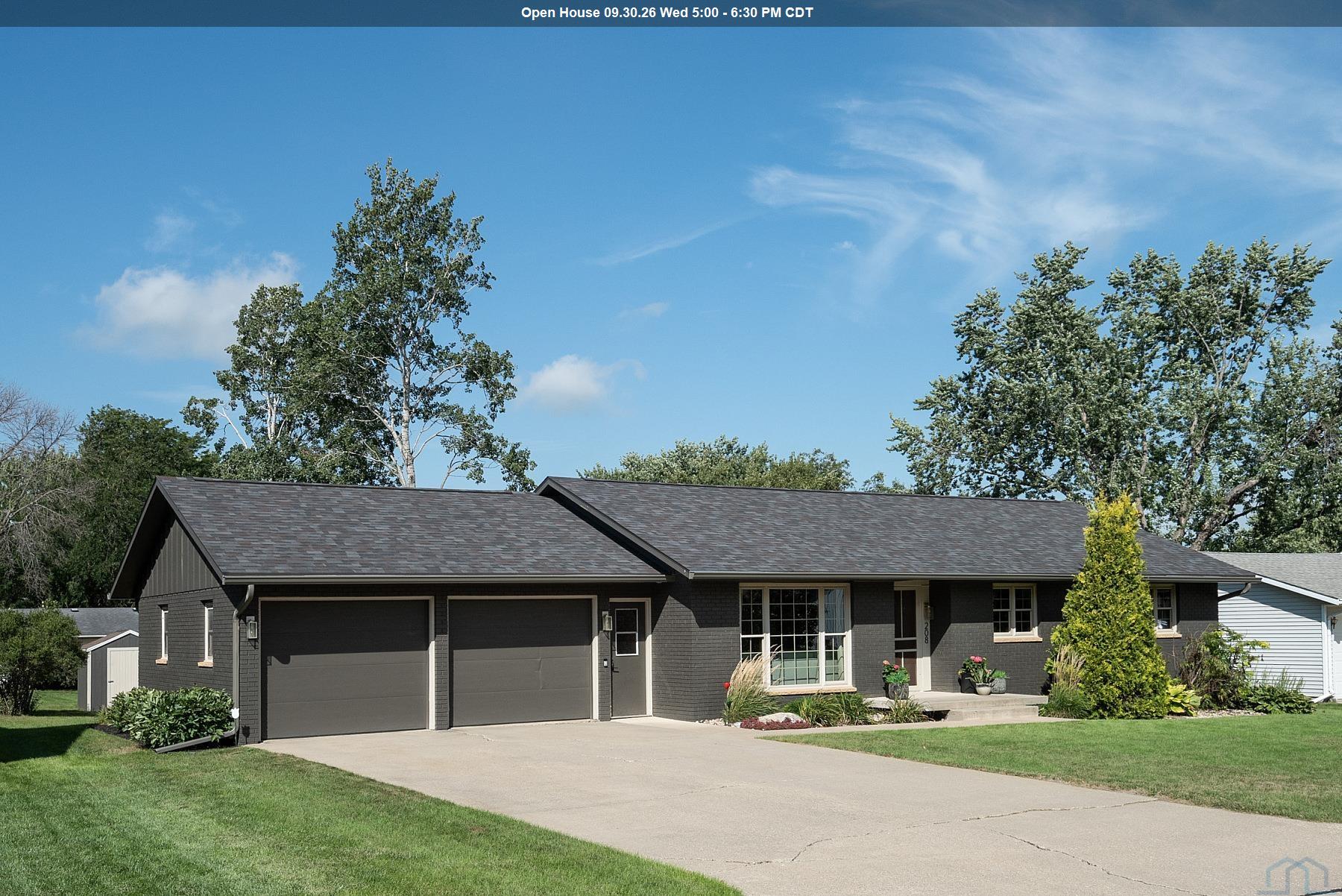 208 KENTUCKY AVE SW						  						 , Orange City						 , IA						  51041						  