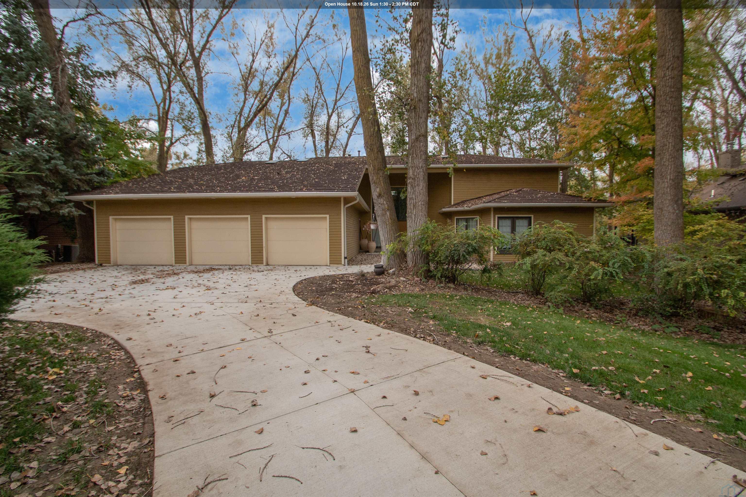 652 Sawgrass Trail E, Dakota Dunes, SD 57049 