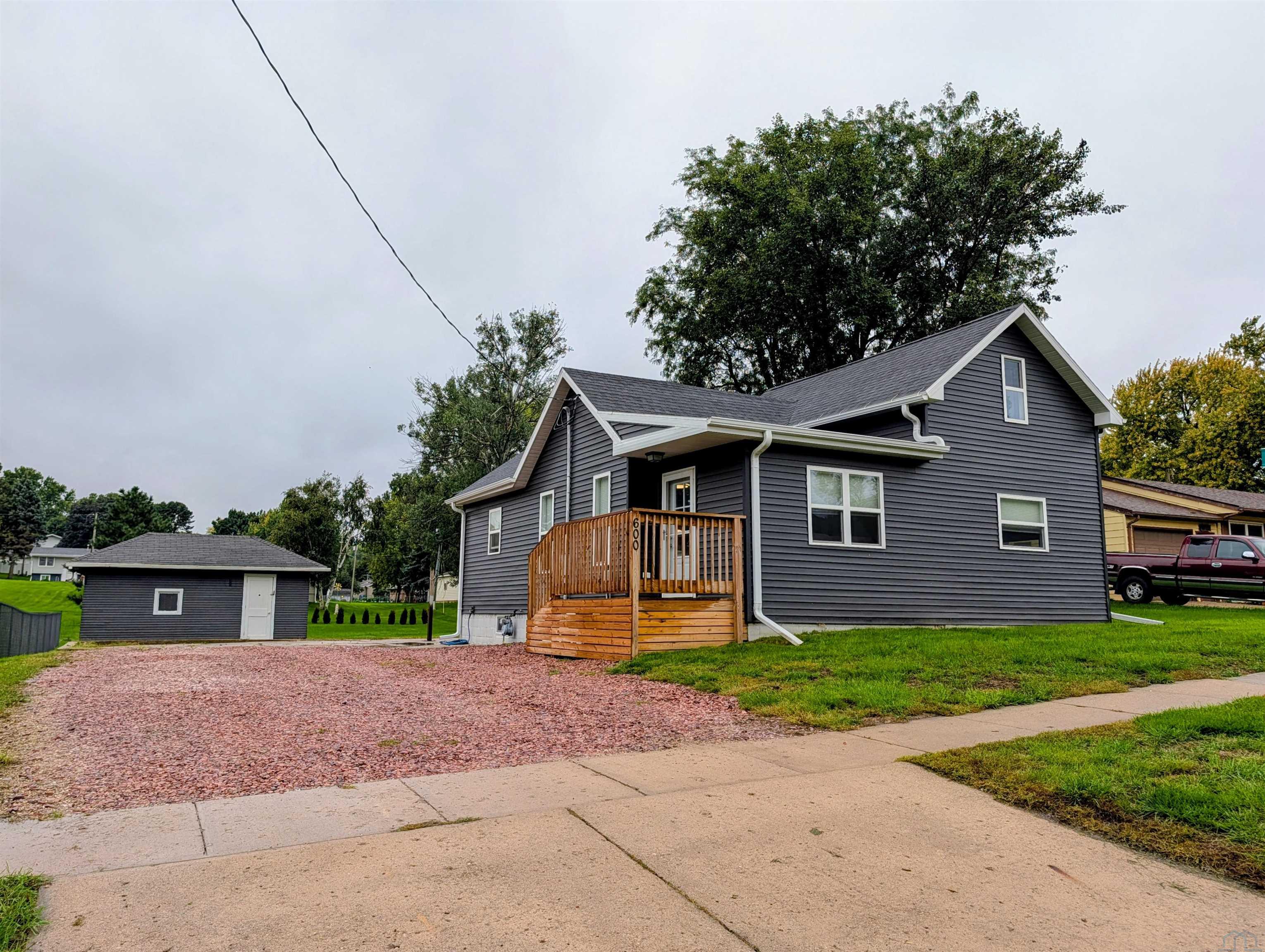 600 6th St SE, Le Mars, IA 51031 