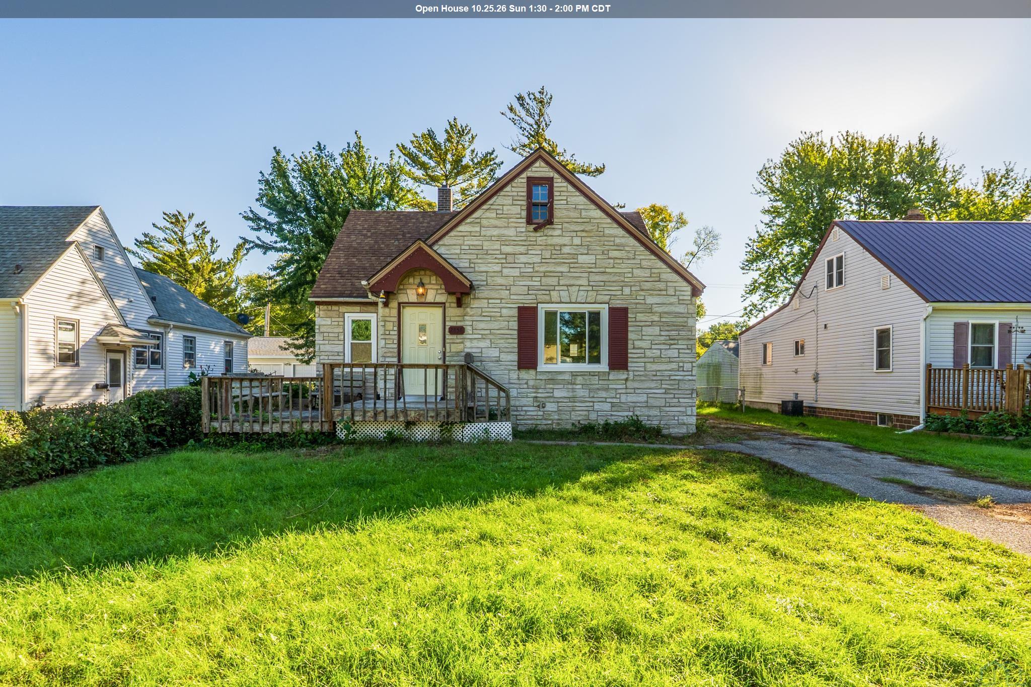 2858 Isabella St, Sioux City, IA 51103 