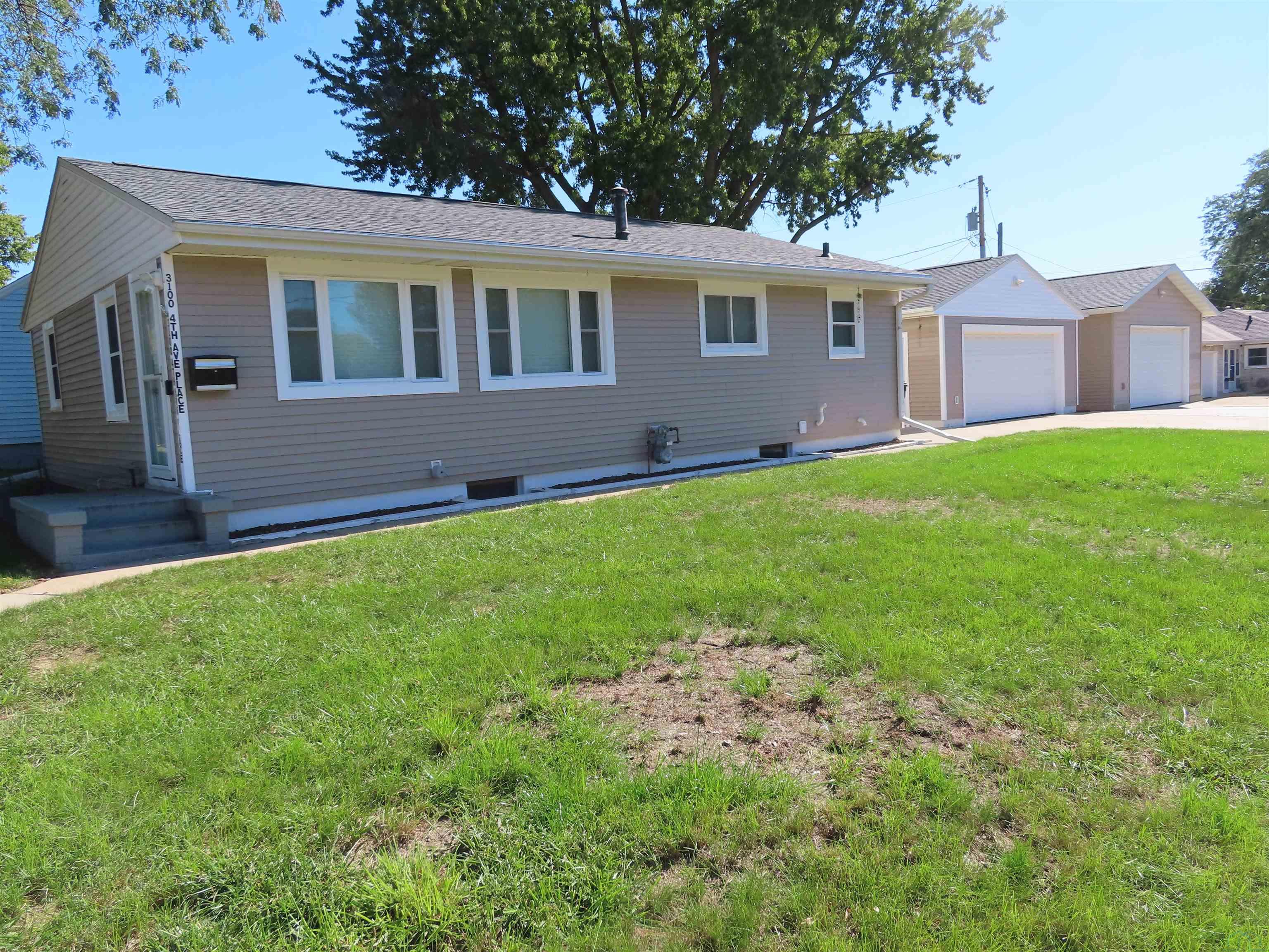 3100 4th Ave Place, Sioux City, IA 51106 