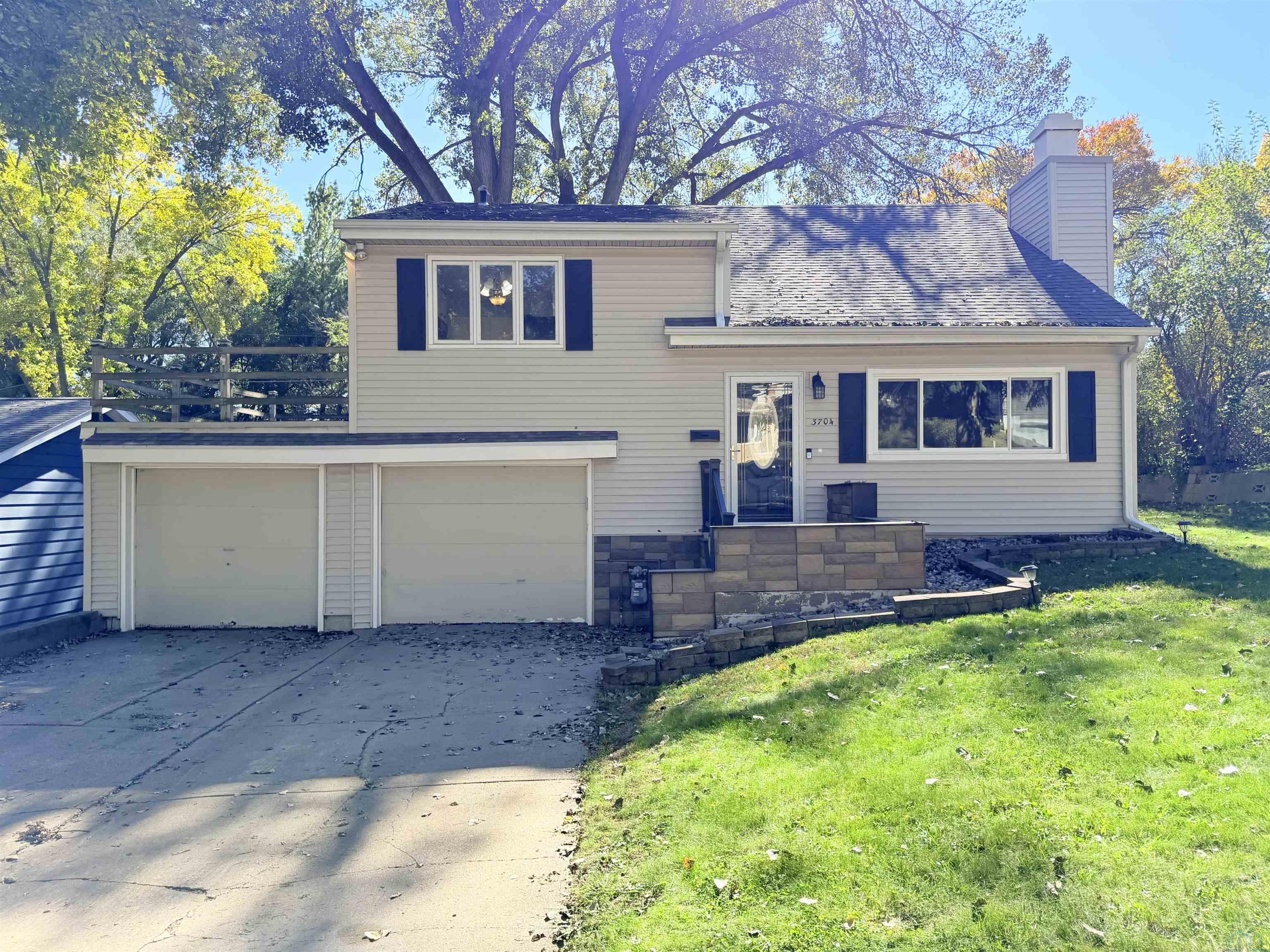 3704 Seger Ave., Sioux City, IA 51106 
