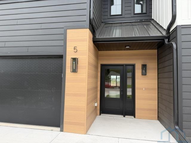 5 Duke St. E, Vermillion, SD 57069 