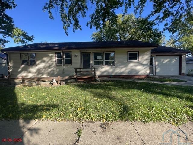 206 3rd St W, Schaller, IA 51053 