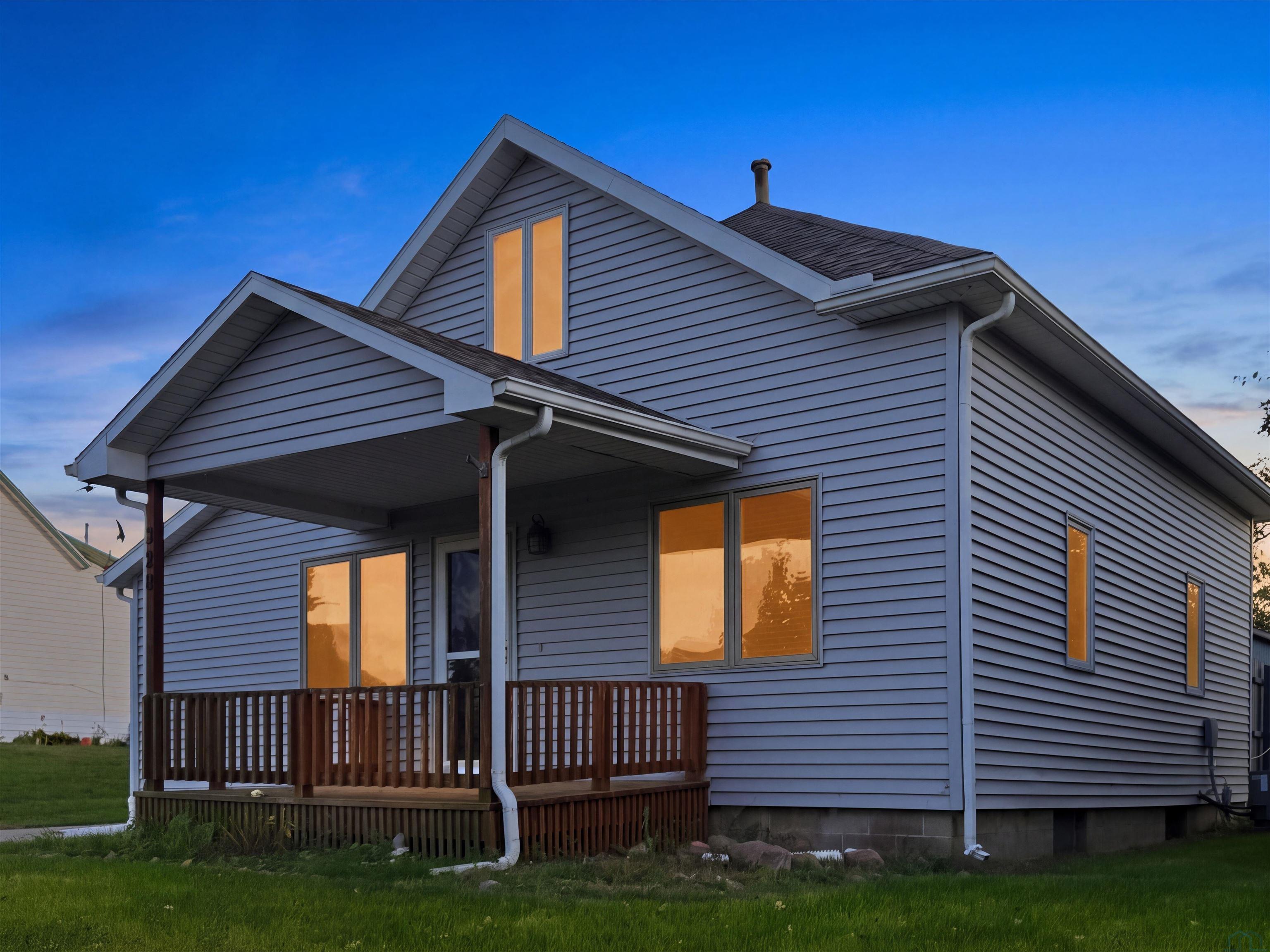 320 Pine Street, Brunsville, IA 51008 