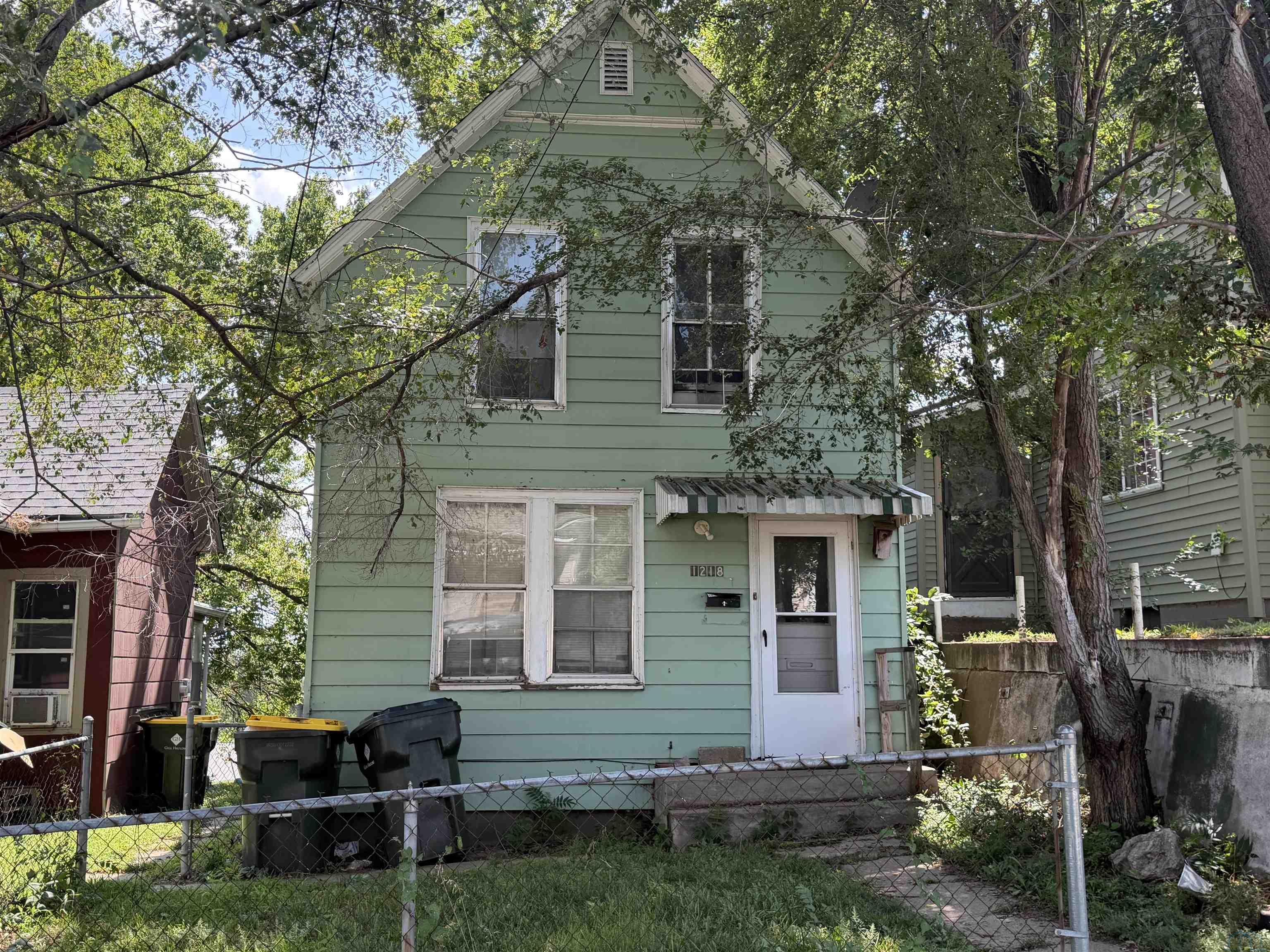 1218 2ND ST W, Sioux City, IA 51103 