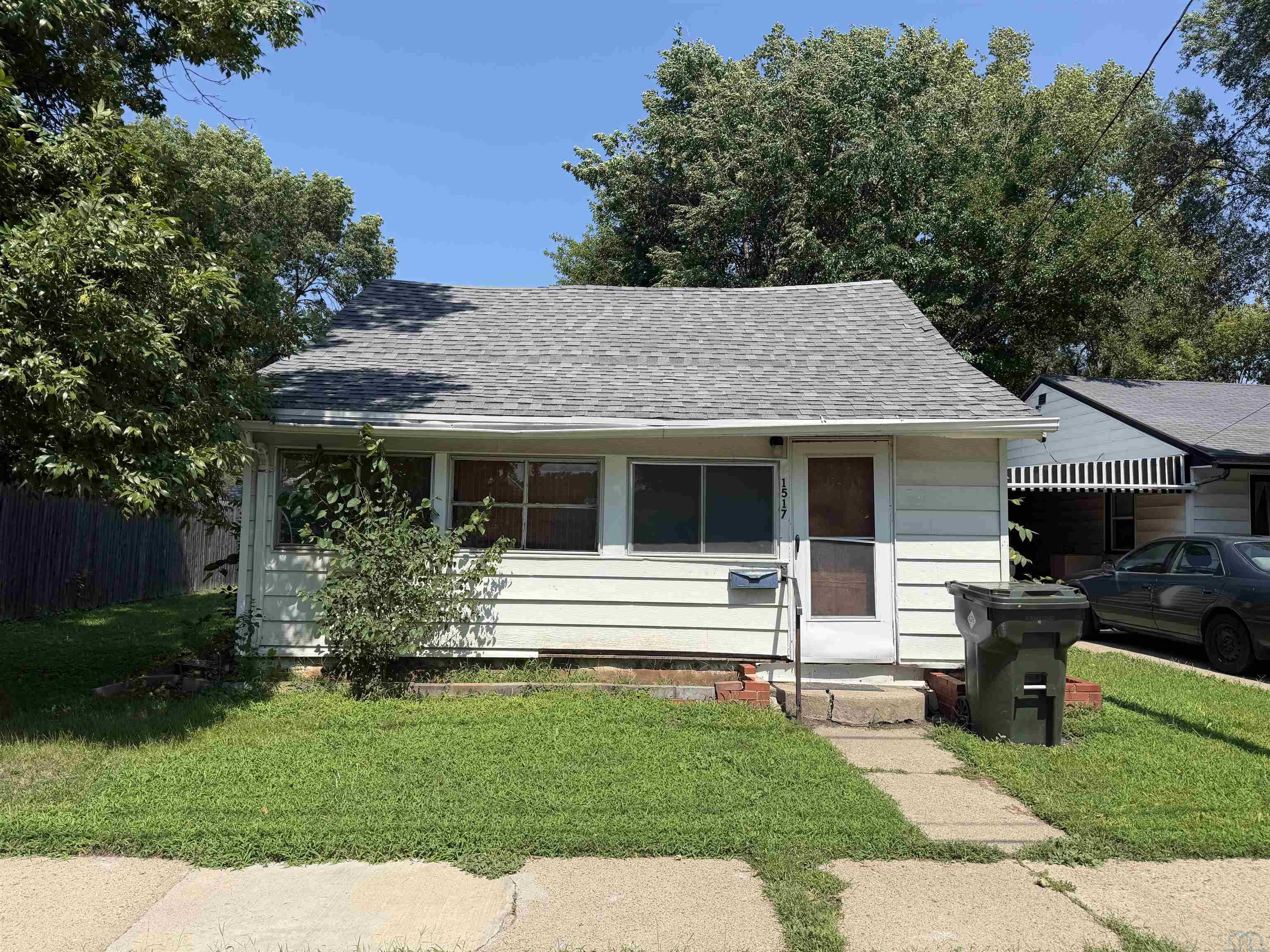 1517 WILLIS AVE W, Sioux City, IA 51103 