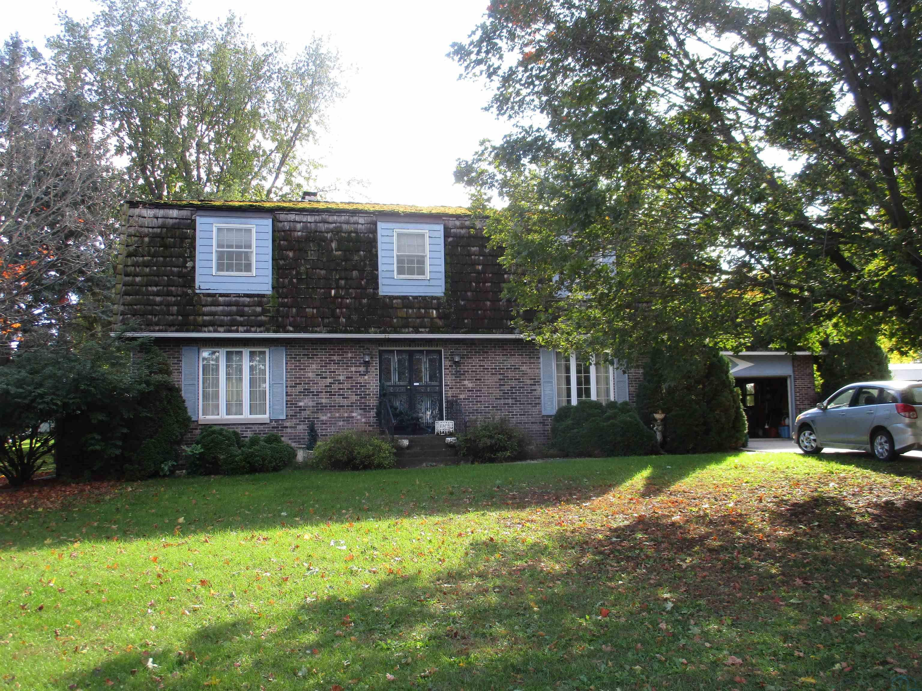 310 Garfield E, Laurens, IA 50554- 