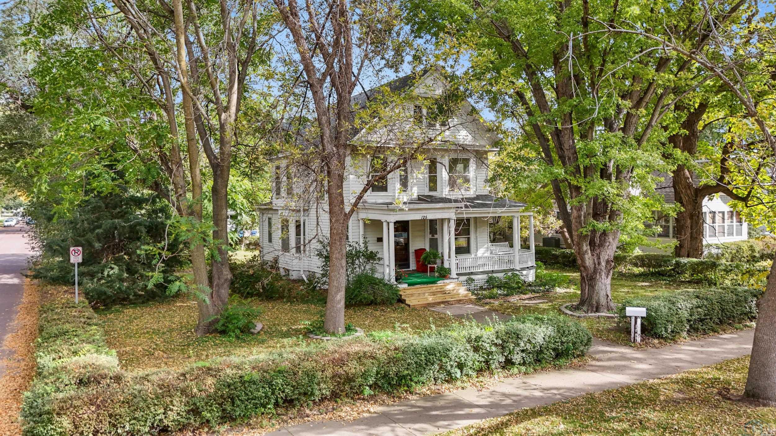 125 University N, Vermillion, SD 57069 