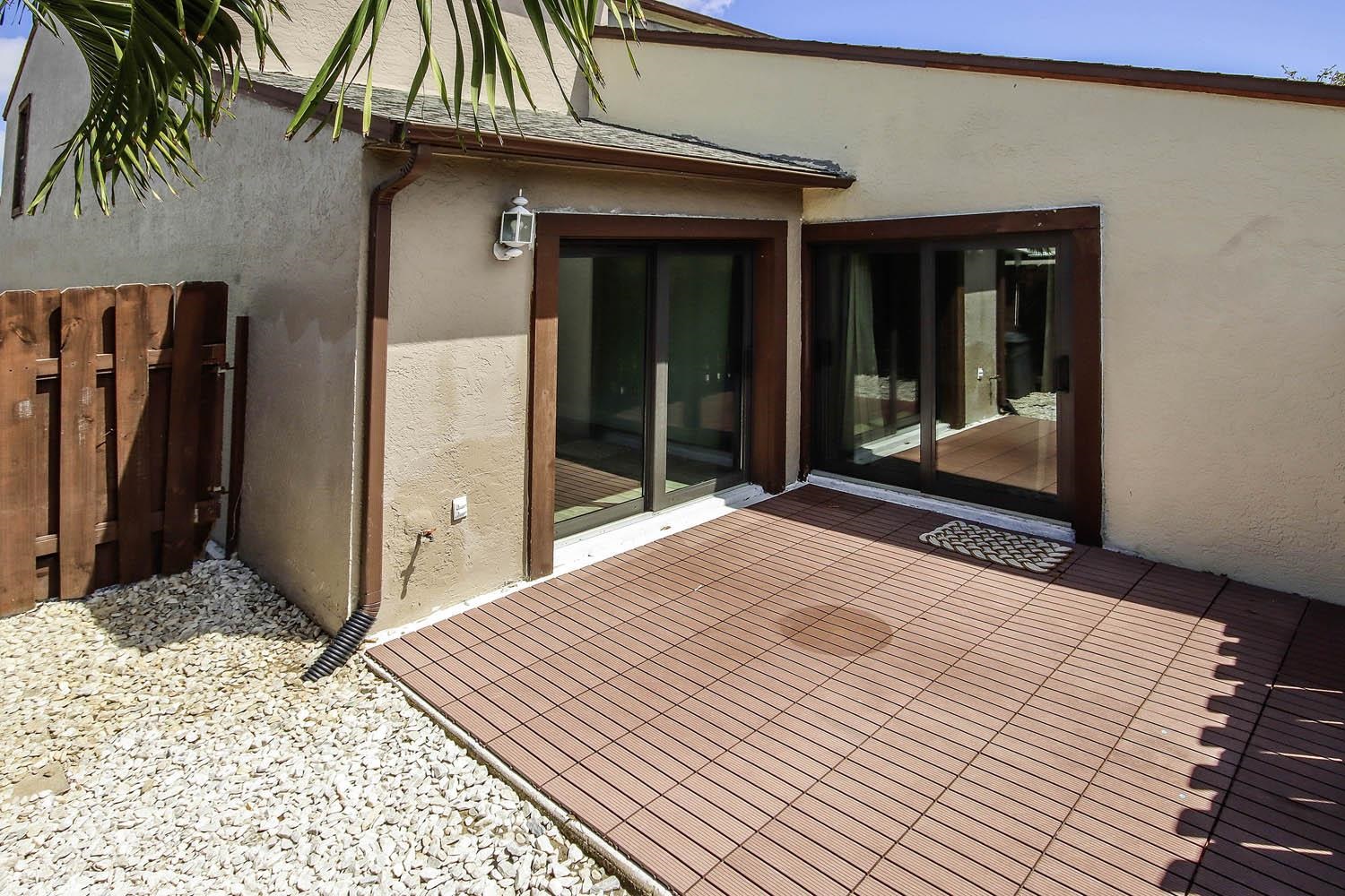 -SELLER TO GIVE BUYER $4,000 CREDIT AT CLOSING FOR FULL PRICE CONTRACT – image 4