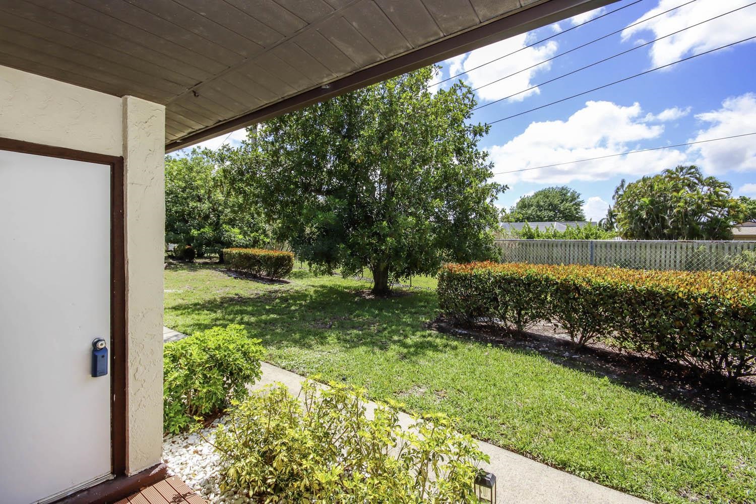 -SELLER TO GIVE BUYER $4,000 CREDIT AT CLOSING FOR FULL PRICE CONTRACT – image 3