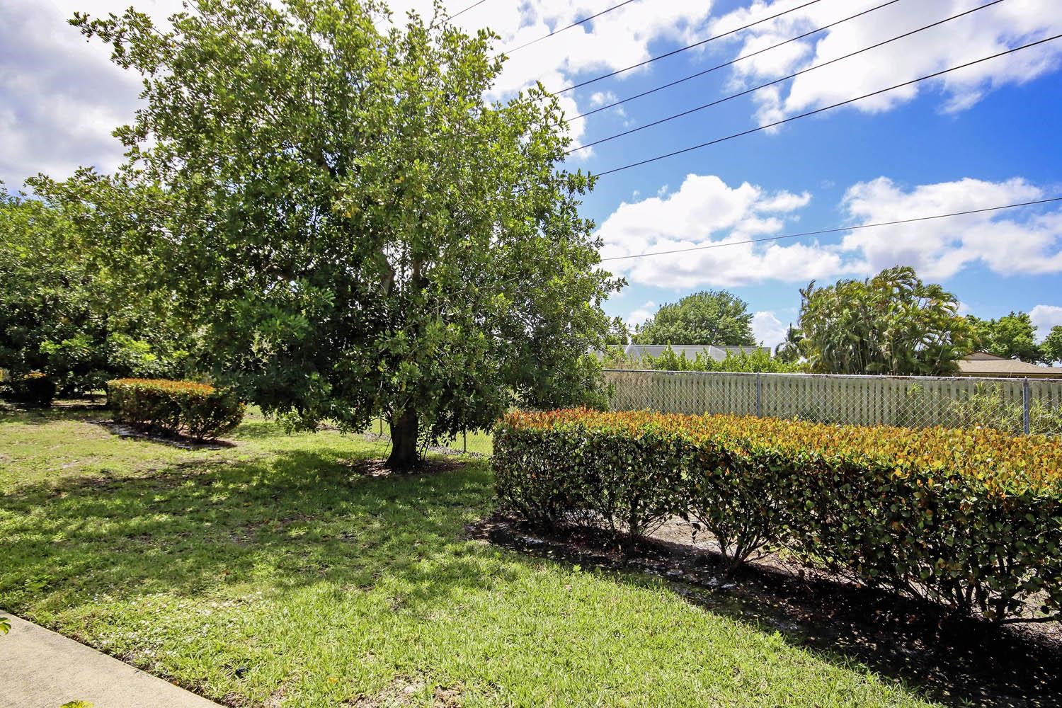 -SELLER TO GIVE BUYER $4,000 CREDIT AT CLOSING FOR FULL PRICE CONTRACT – image 2