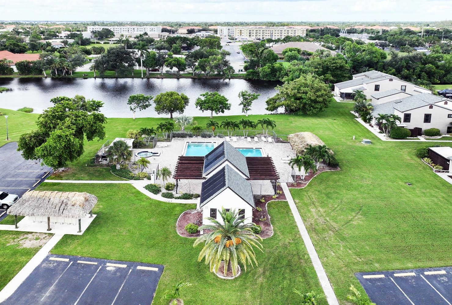 -SELLER TO GIVE BUYER $4,000 CREDIT AT CLOSING FOR FULL PRICE CONTRACT – image 19