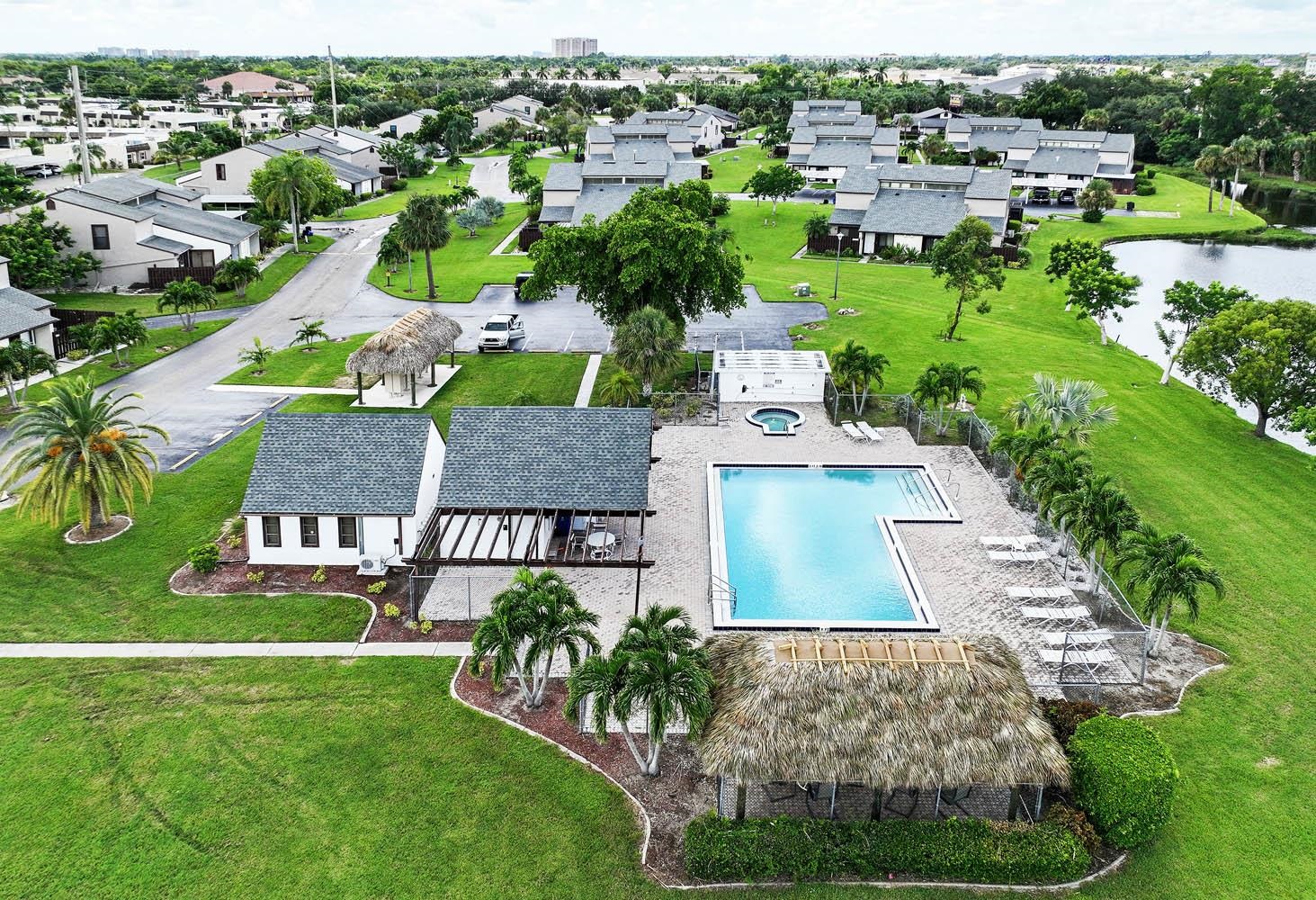-SELLER TO GIVE BUYER $4,000 CREDIT AT CLOSING FOR FULL PRICE CONTRACT – image 20