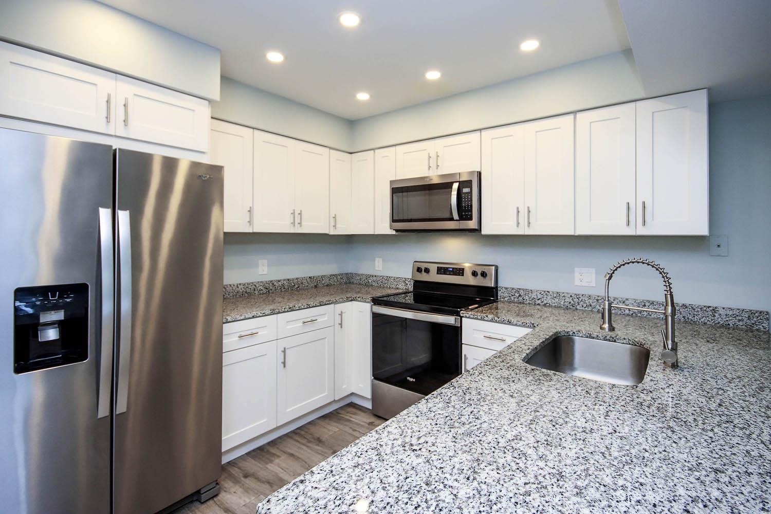 -SELLER TO GIVE BUYER $4,000 CREDIT AT CLOSING FOR FULL PRICE CONTRACT – image 18