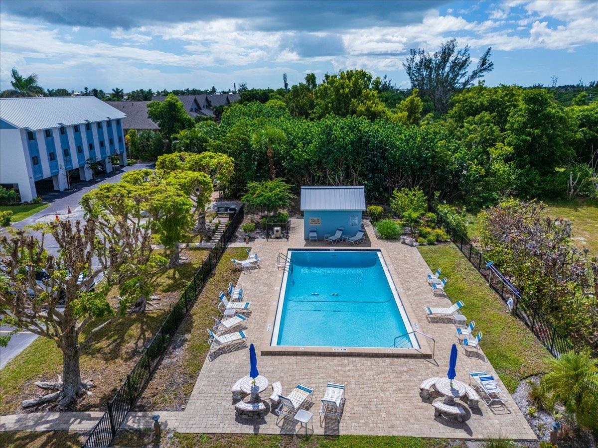 Waterfront Island Living at Its Finest. Discover your slice of paradis – image 2