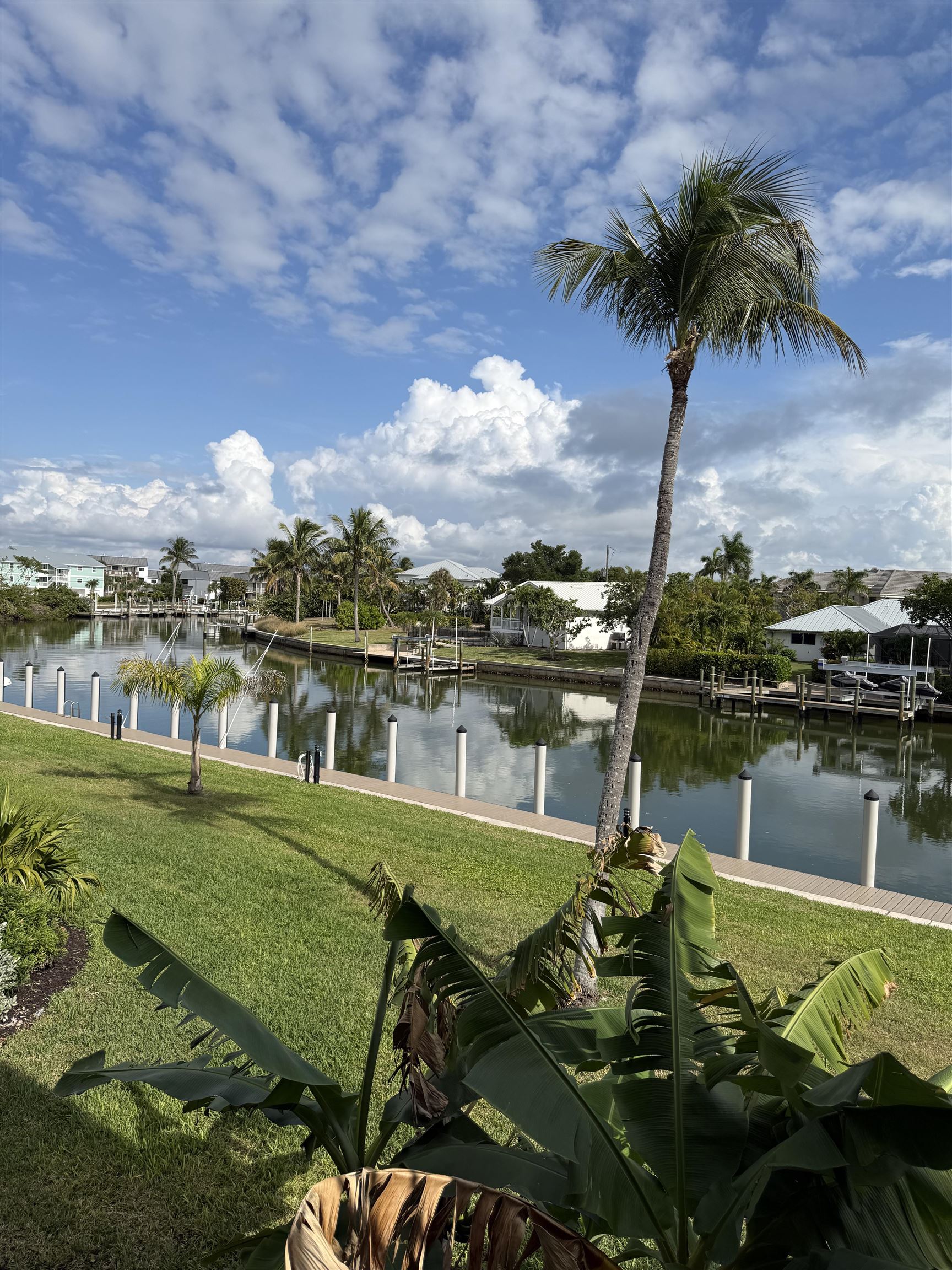 Waterfront Island Living at Its Finest. Discover your slice of paradis – image 18