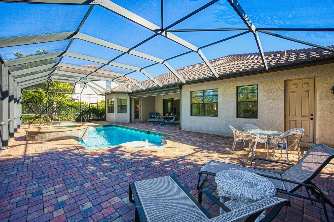 Fort Myers, Florida, 33912, United States, 4 Bedrooms Bedrooms, ,0.1 BathroomBathrooms,Residential,For Sale,2012501