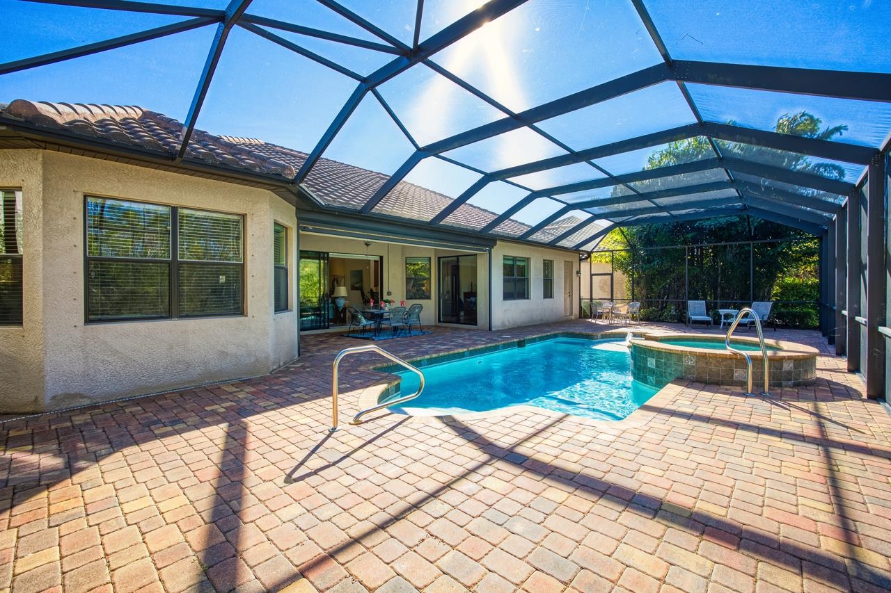 Fort Myers, Florida, 33912, United States, 4 Bedrooms Bedrooms, ,0.1 BathroomBathrooms,Residential,For Sale,2012501