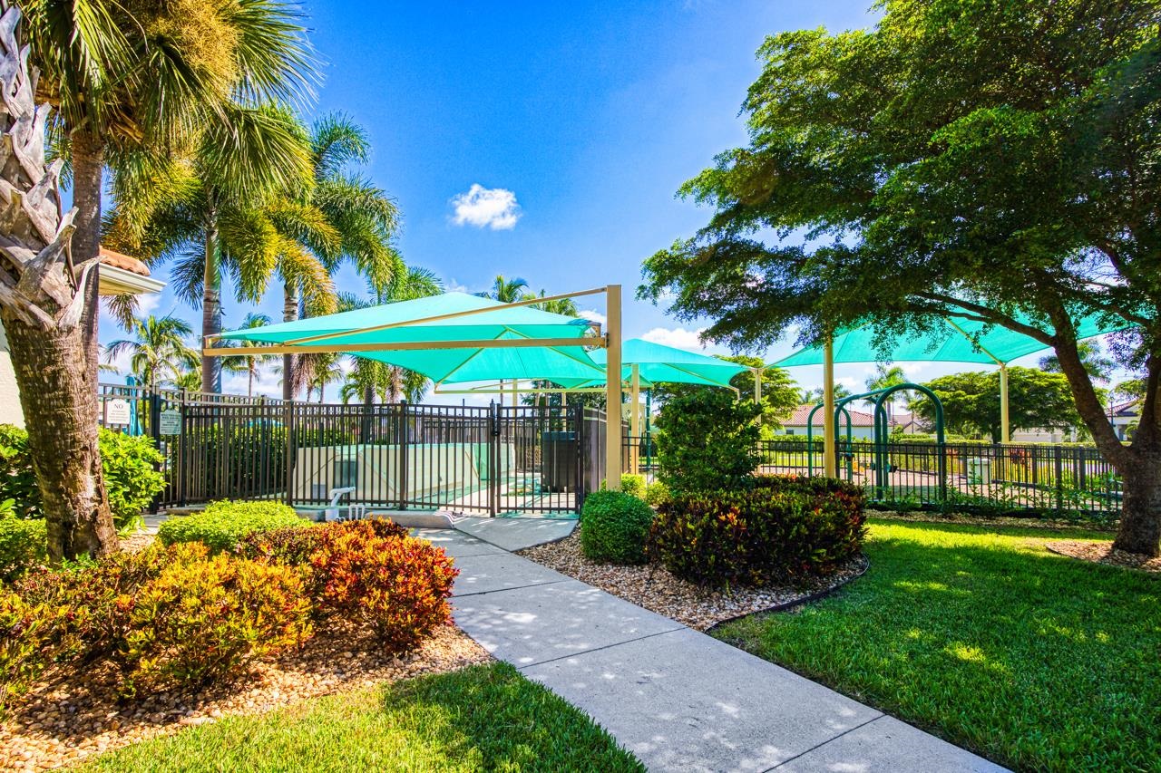 Fort Myers, Florida, 33912, United States, 4 Bedrooms Bedrooms, ,0.1 BathroomBathrooms,Residential,For Sale,2012501