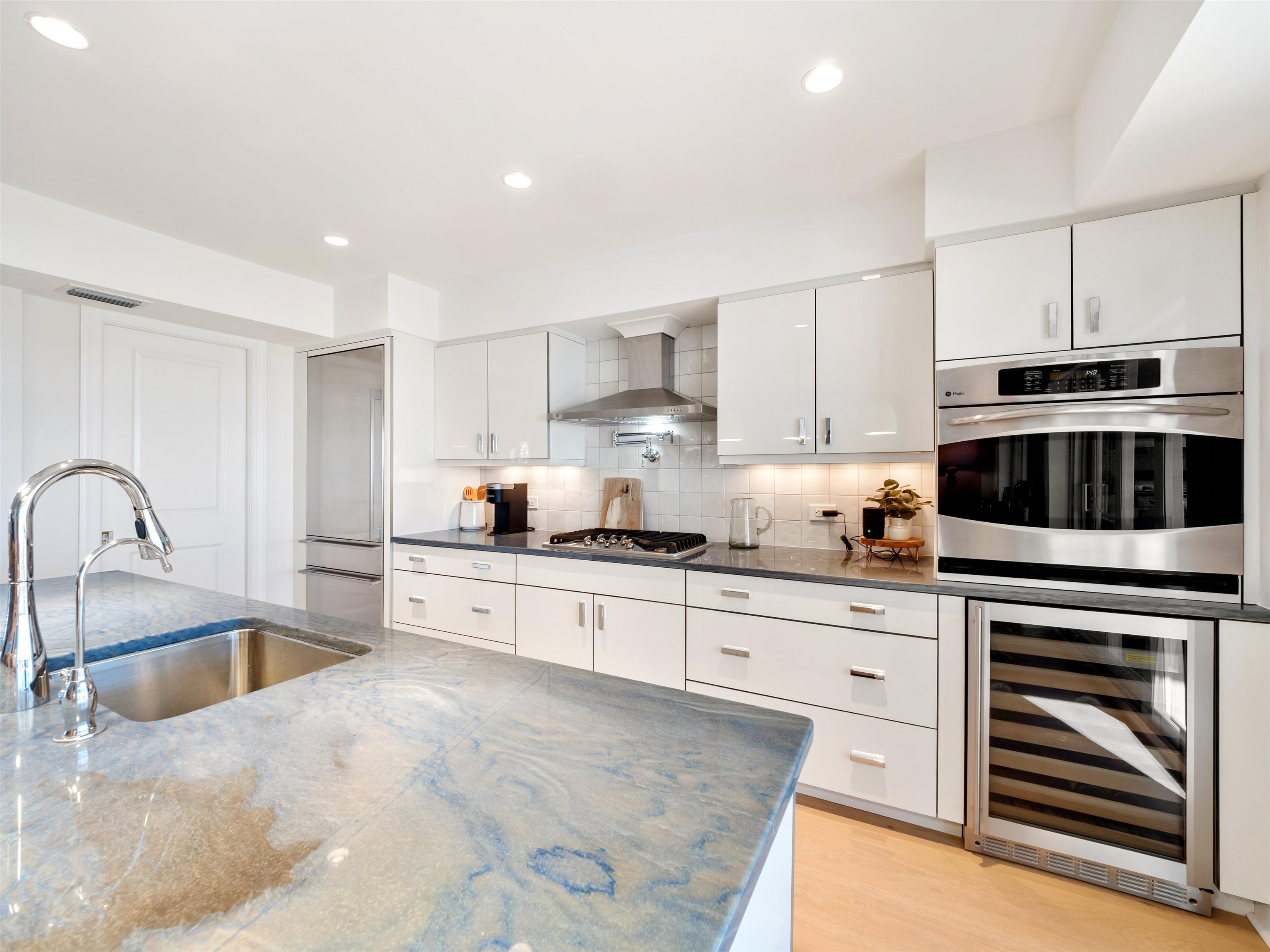 Captiva, Florida, 33924, United States, 2 Bedrooms Bedrooms, ,0.1 BathroomBathrooms,Residential,For Sale,2013459