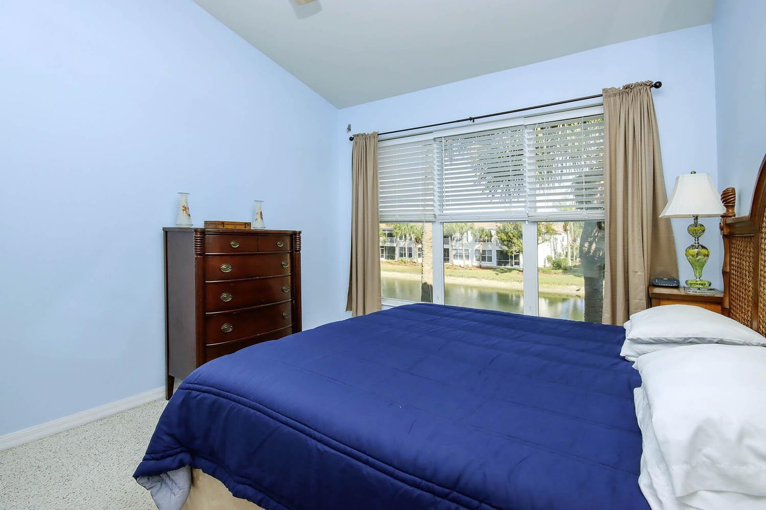 Welcome to the highly desirable Majestic Palms community in the heart – image 16