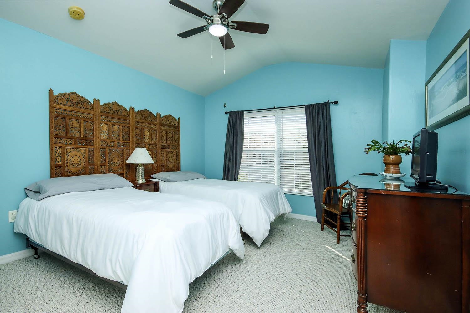 Welcome to the highly desirable Majestic Palms community in the heart – image 12