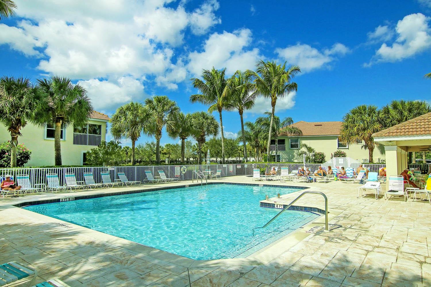 Welcome to the highly desirable Majestic Palms community in the heart – image 9