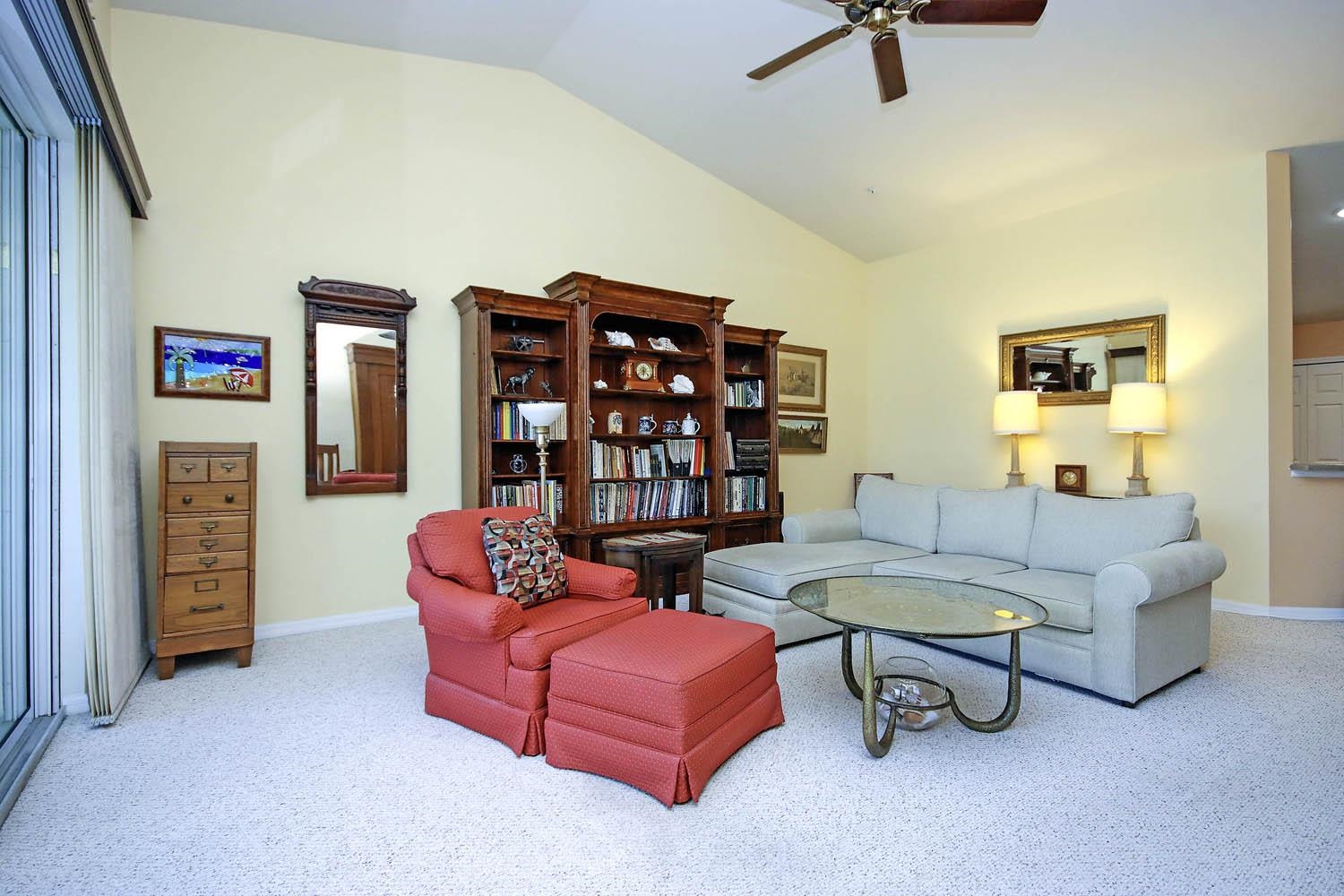 Welcome to the highly desirable Majestic Palms community in the heart – image 29