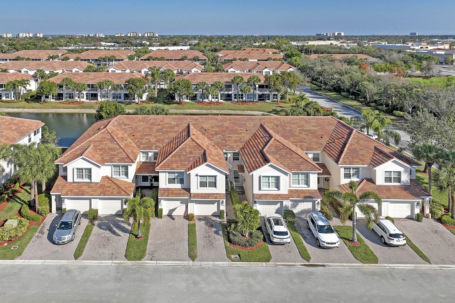 Welcome to the highly desirable Majestic Palms community in the heart – image 30