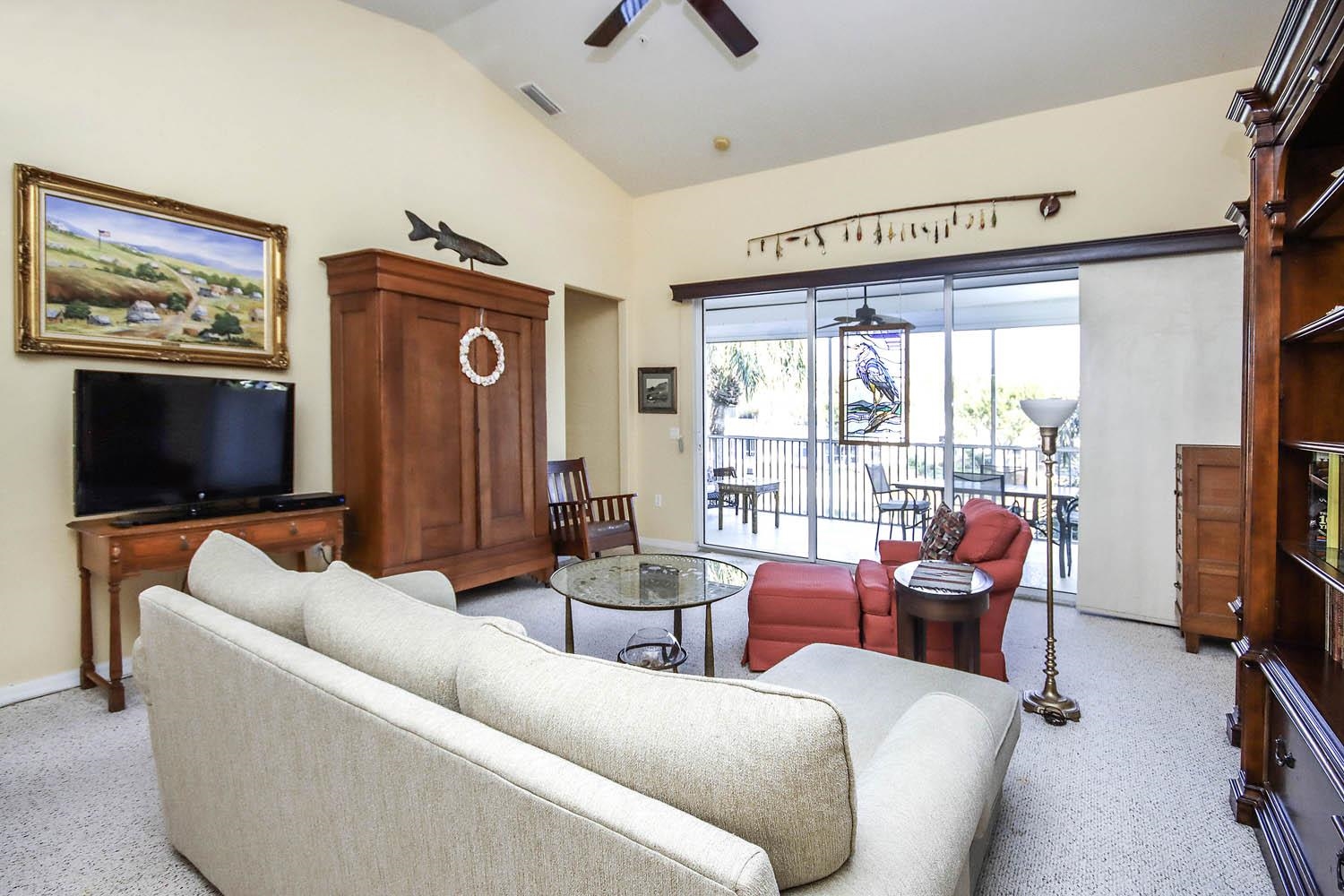 Welcome to the highly desirable Majestic Palms community in the heart – image 20