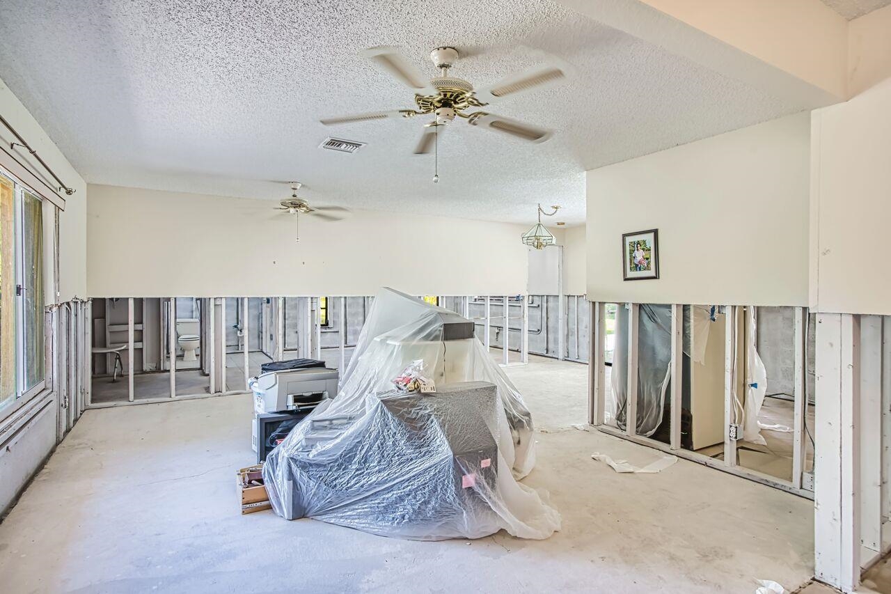 Fort Myers, FL, US, 3 Bedrooms Bedrooms, ,Residential,For Sale,14922 Bonaire Circle,2260264SAN
