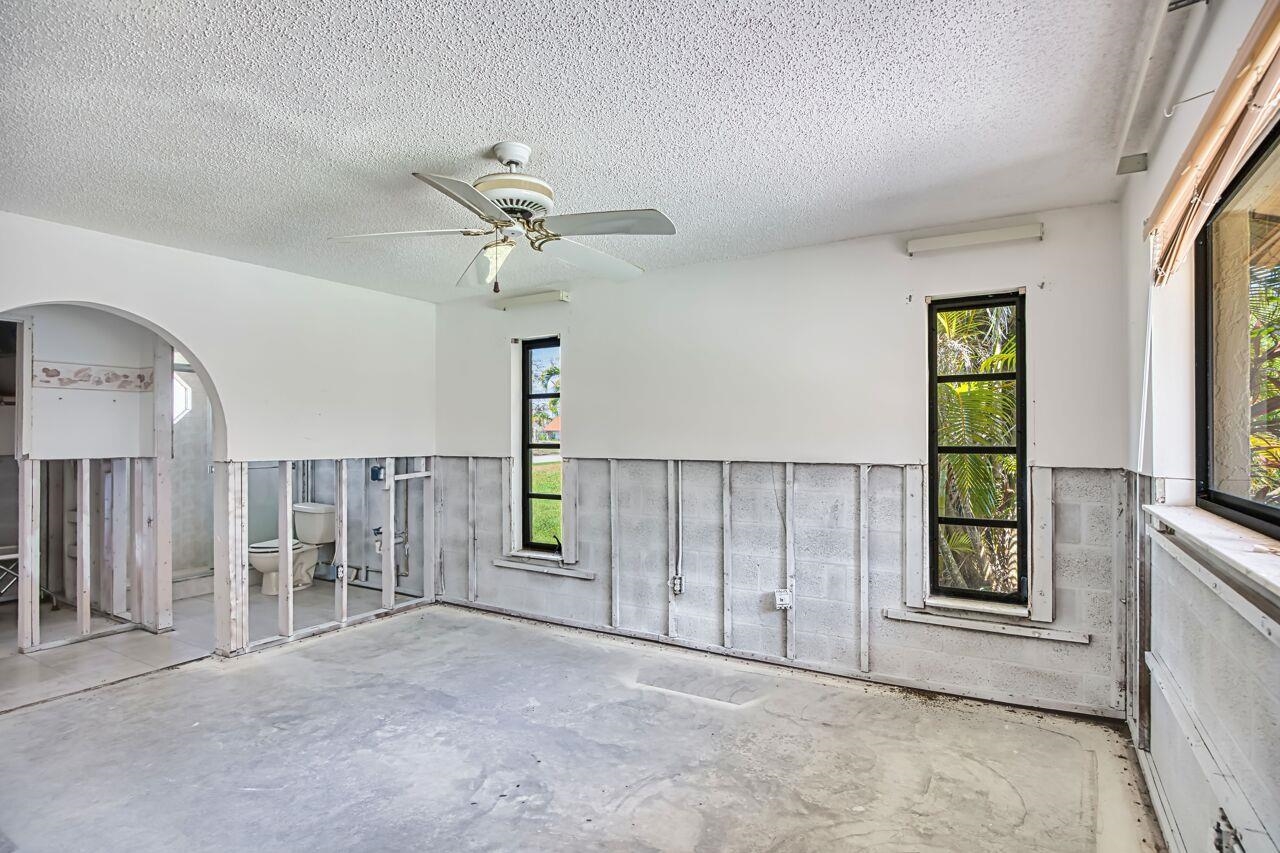 Fort Myers, FL, US, 3 Bedrooms Bedrooms, ,Residential,For Sale,14922 Bonaire Circle,2260264SAN