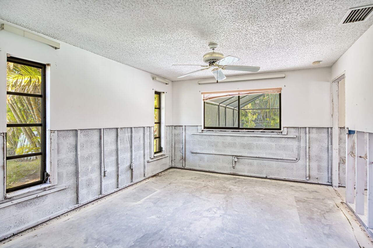 Fort Myers, FL, US, 3 Bedrooms Bedrooms, ,Residential,For Sale,14922 Bonaire Circle,2260264SAN