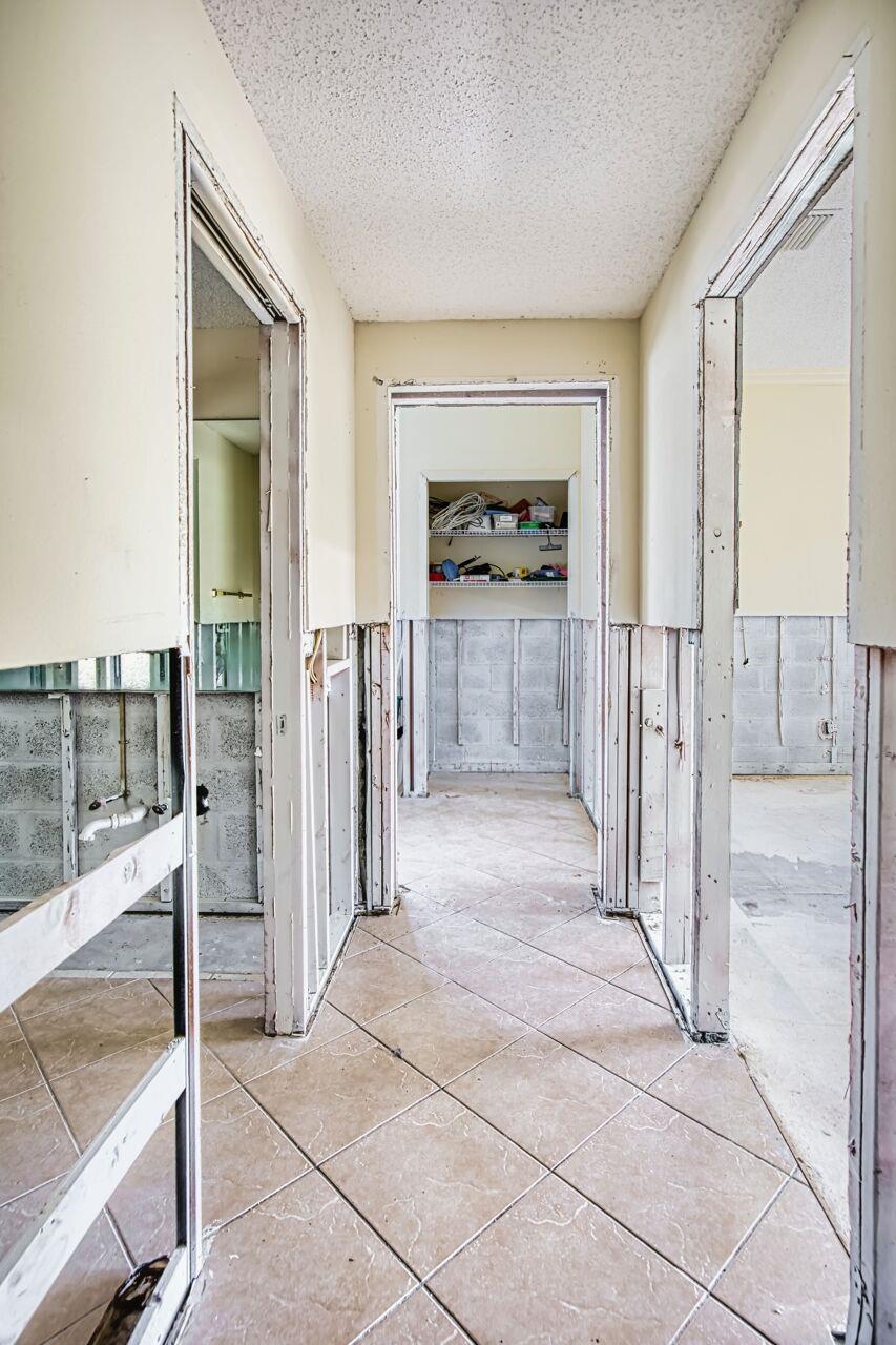 Fort Myers, FL, US, 3 Bedrooms Bedrooms, ,Residential,For Sale,14922 Bonaire Circle,2260264SAN