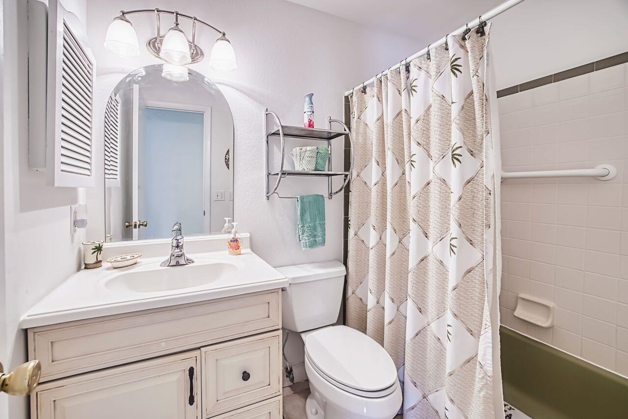 Excellent opportunity in the highly desirable Iona / McGregor corridor – image 10