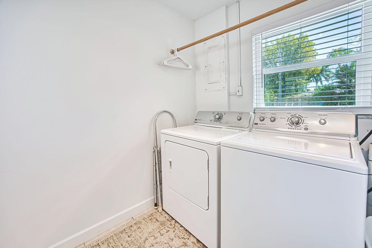 Excellent opportunity in the highly desirable Iona / McGregor corridor – image 8