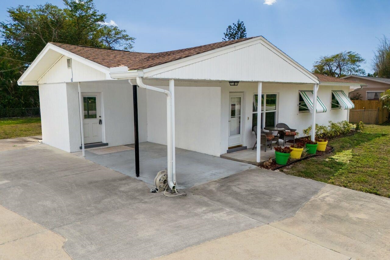 Excellent opportunity in the highly desirable Iona / McGregor corridor – image 4
