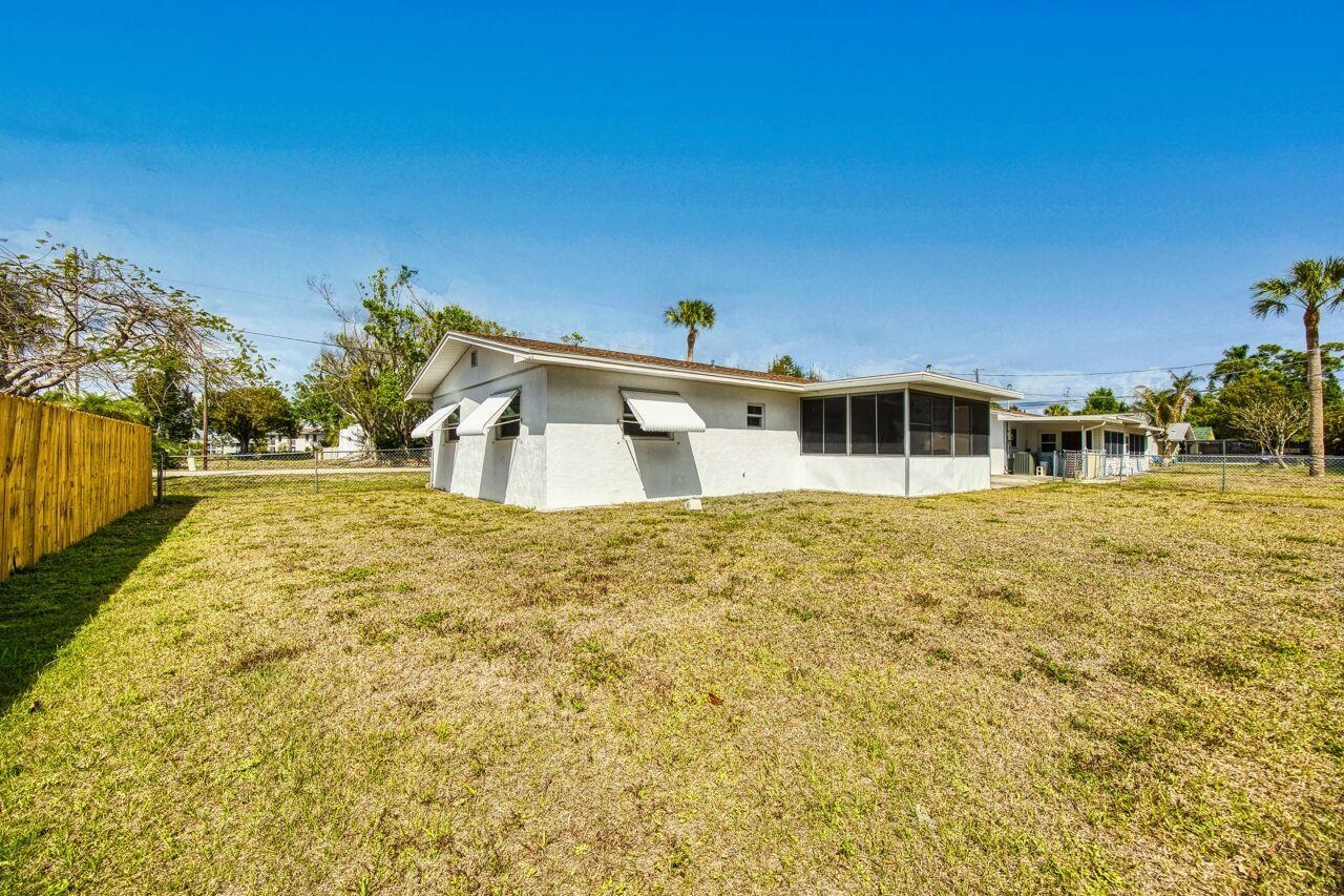 Excellent opportunity in the highly desirable Iona / McGregor corridor – image 5