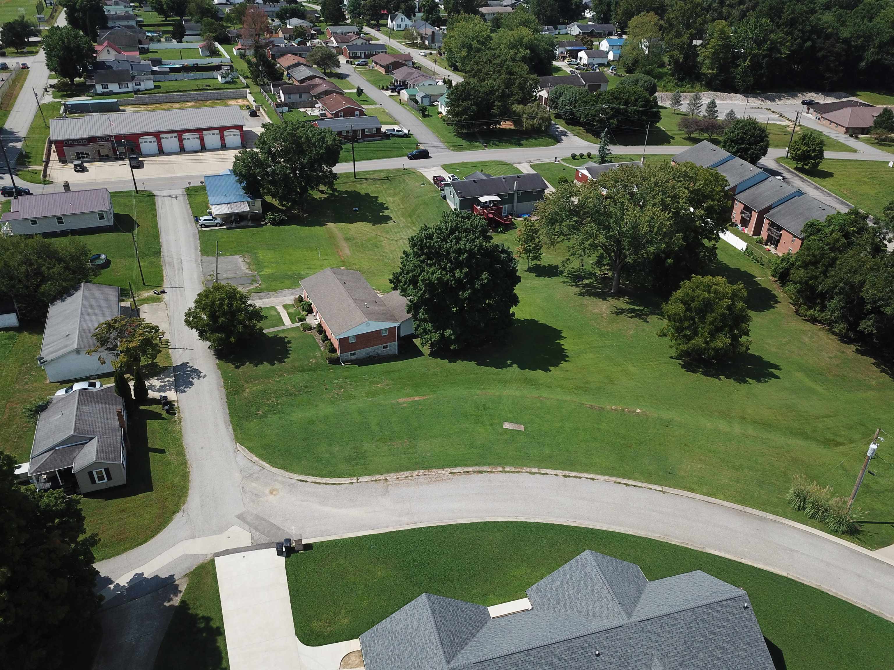 https://zimg.paragon.ice.com/ParagonImages/Property/PH/AABRKY/53858/3/0/0/9cd64340e58f95fb86ebe345c6c5155b/0/ebcc887be1e674430f8df07b5e3237b8/53858-3.JPG