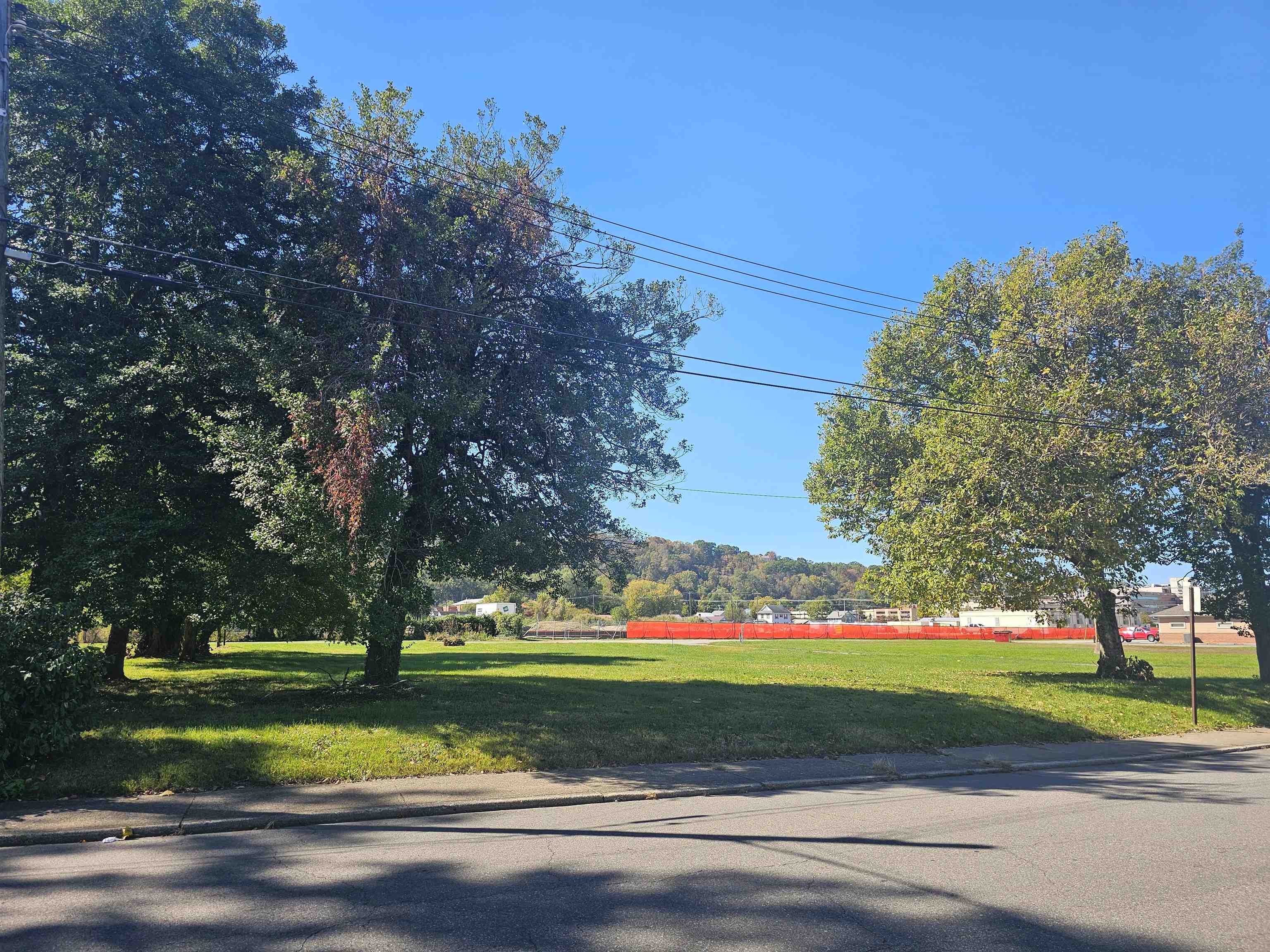 https://zimg.paragon.ice.com/ParagonImages/Property/PH/AABRKY/57787/1/0/0/8e81b14b84ac5fc26039cbd3fc1165e2/0/f490f2414e36841a7493ff30c477f08a/57787-761631a0-b1f7-430b-97a3-334d6174e11f.JPG