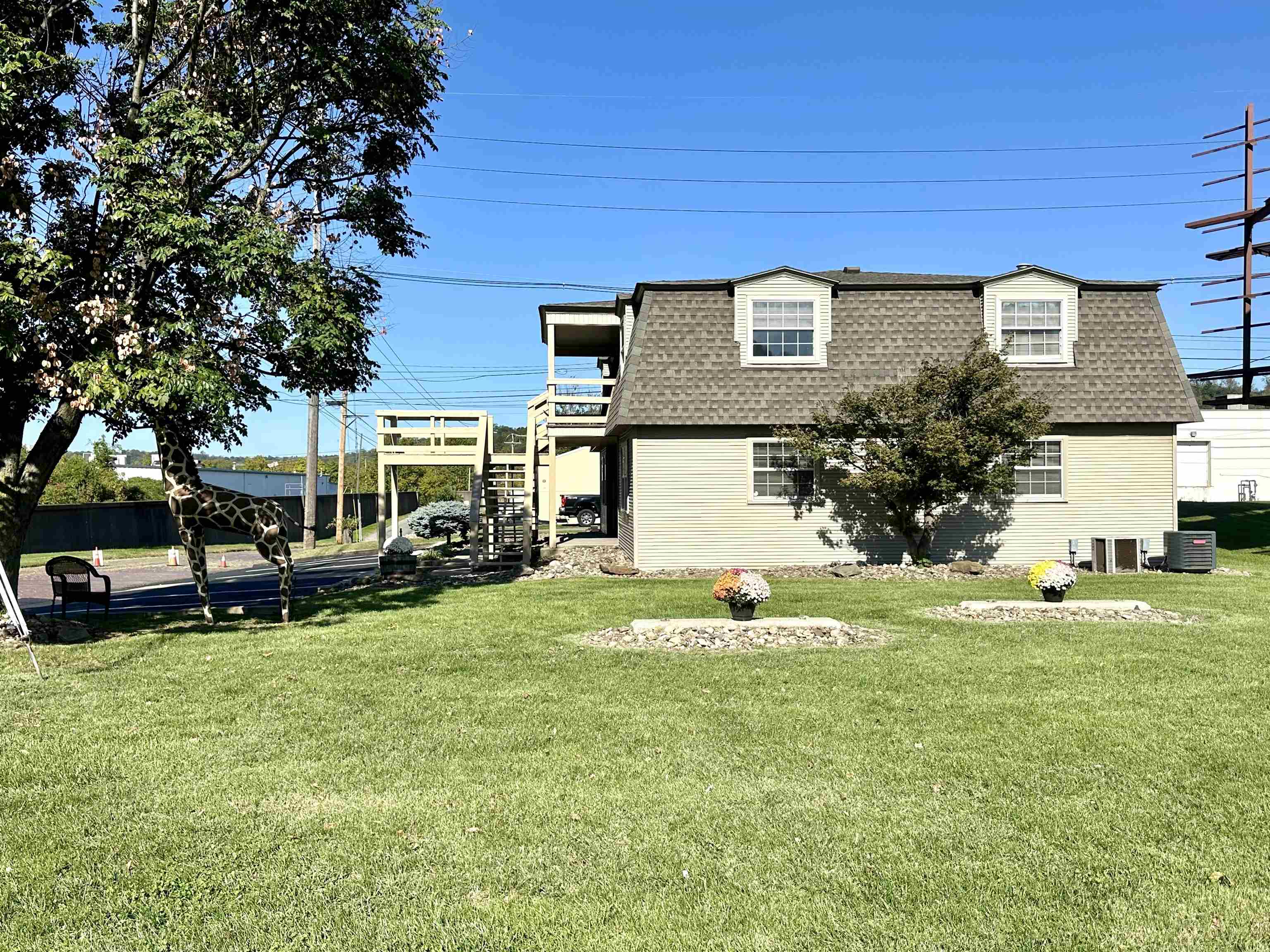 https://zimg.paragon.ice.com/ParagonImages/Property/PH/AABRKY/57797/2/0/0/7a0bfe6d674ca706a2b25b5d4e219473/0/c776807528c71a3ea778675919285c49/57797-25aee41f-d406-4de0-8077-51d13427e438.JPG