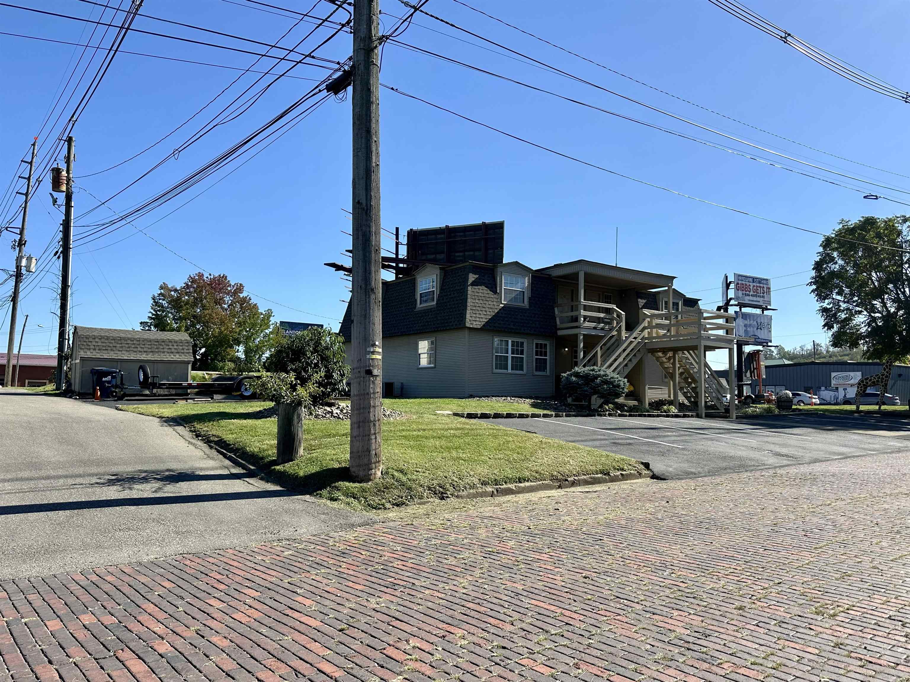https://zimg.paragon.ice.com/ParagonImages/Property/PH/AABRKY/57797/6/0/0/6edcc8fd3339e5ce6e1ed5614831675f/0/c776807528c71a3ea778675919285c49/57797-341ceff4-f502-422f-8505-ba8cbe3368fa.JPG
