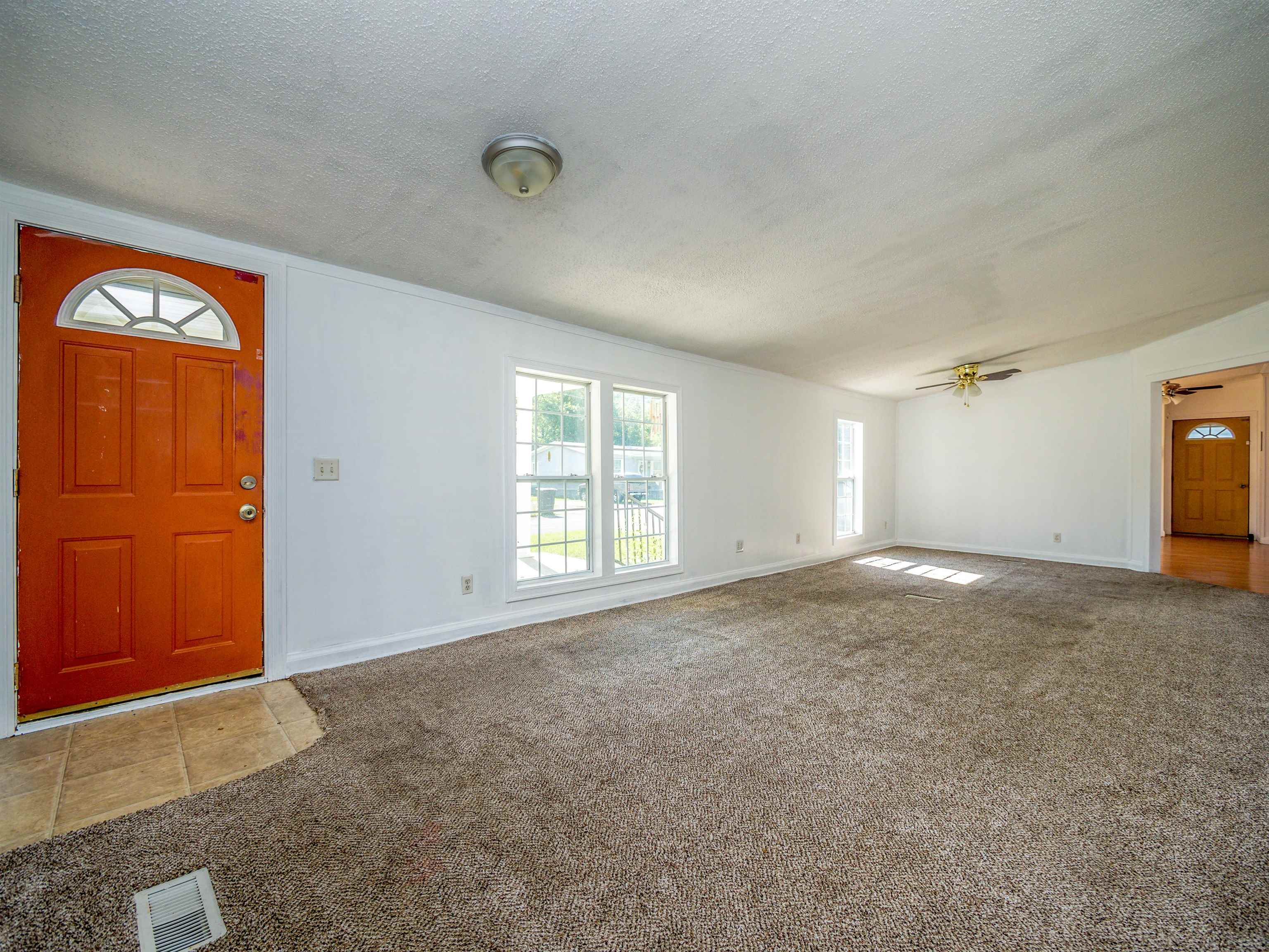 https://zimg.paragon.ice.com/ParagonImages/Property/PH/AABRKY/59180/6/0/0/26a6615172312422cc8107faa460654a/0/1a92d31cf27d21a3da5e376ae38d3113/59180-e7e8723c-0aee-43db-8d81-f5ac99af4ffd.JPG