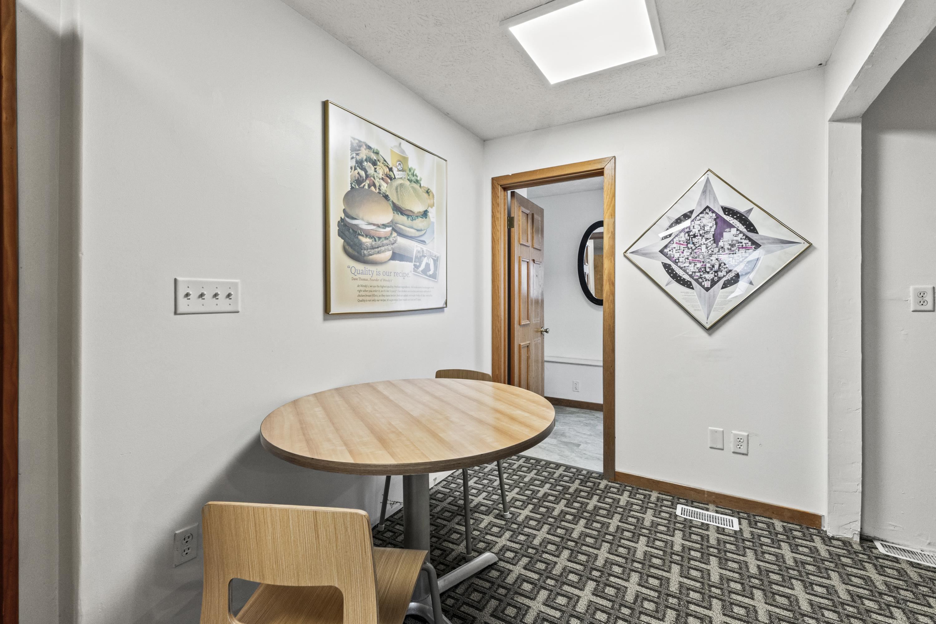 https://zimg.paragon.ice.com/ParagonImages/Property/PH/AABRKY/59266/9/0/0/beda6395ff51d63ebd07107169f2cfe6/0/edf9acaa6aa43abda4dbebadbdf4b79d/59266-0f32df8b-8b81-48ea-a234-a2600c25d4a4.JPG