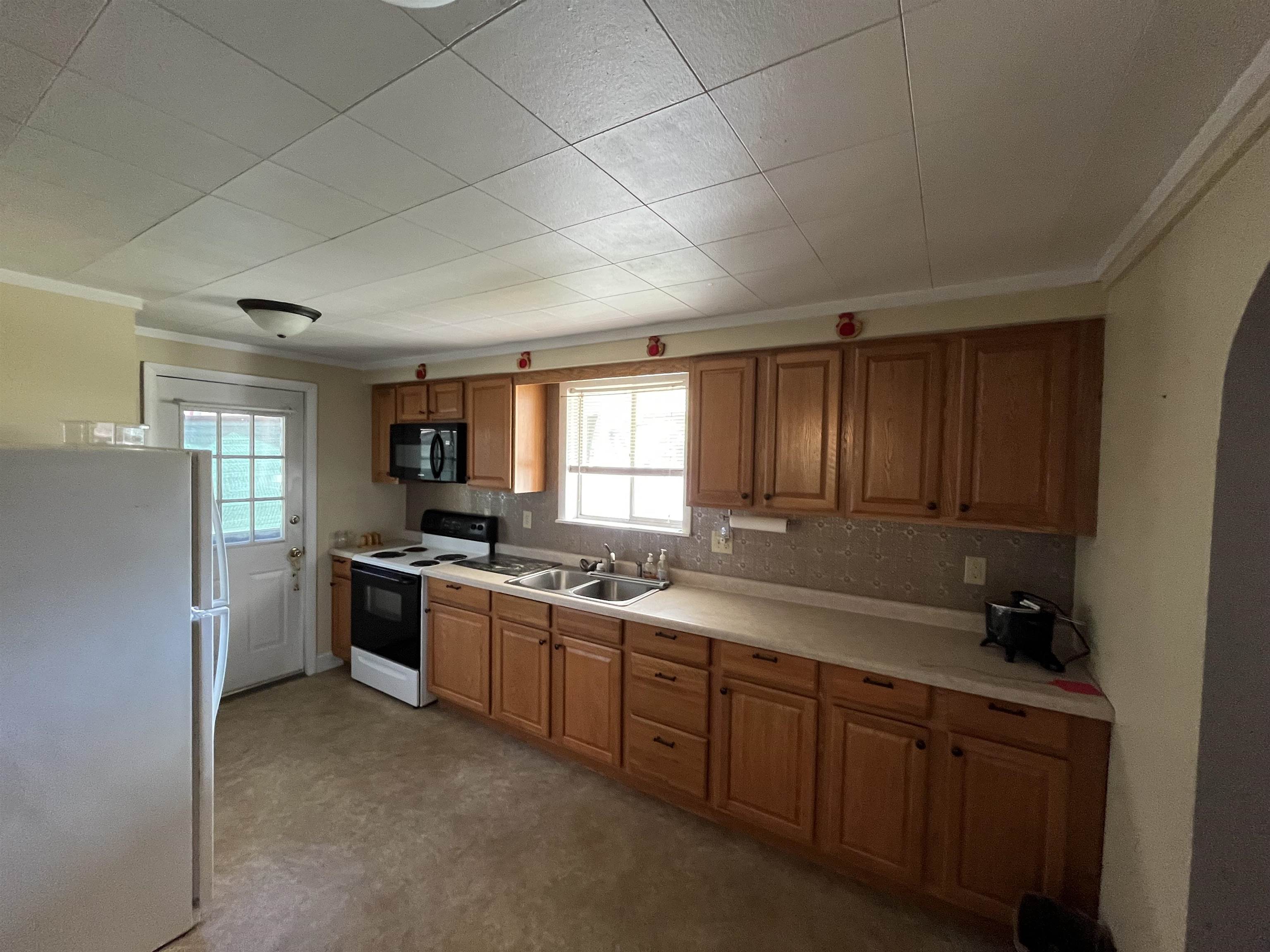 https://zimg.paragon.ice.com/ParagonImages/Property/PH/AABRKY/59357/4/0/0/1ac658b6e1aee826327a0d6b40390951/0/7e3f56e2a12b48aa7767da760a1d8f35/59357-b60488c5-62b6-42bb-8a1a-08a681881b14.JPG