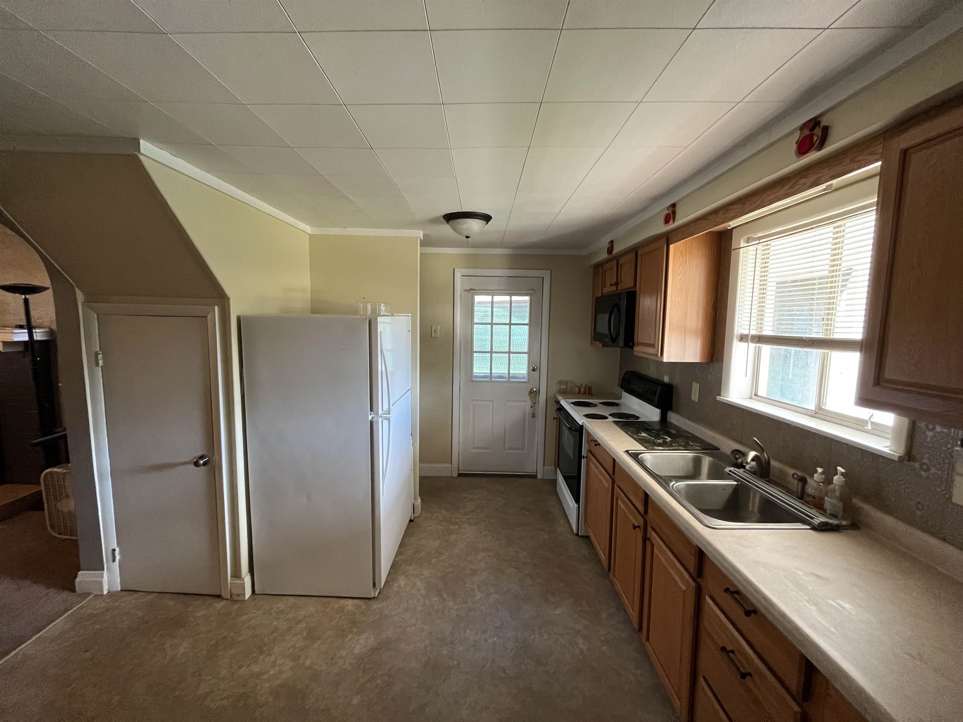 https://zimg.paragon.ice.com/ParagonImages/Property/PH/AABRKY/59357/5/0/0/11de3b95884cf60812830d70970048d7/0/7e3f56e2a12b48aa7767da760a1d8f35/59357-945a9da5-bf8a-436e-b990-cb35e7567b65.JPG